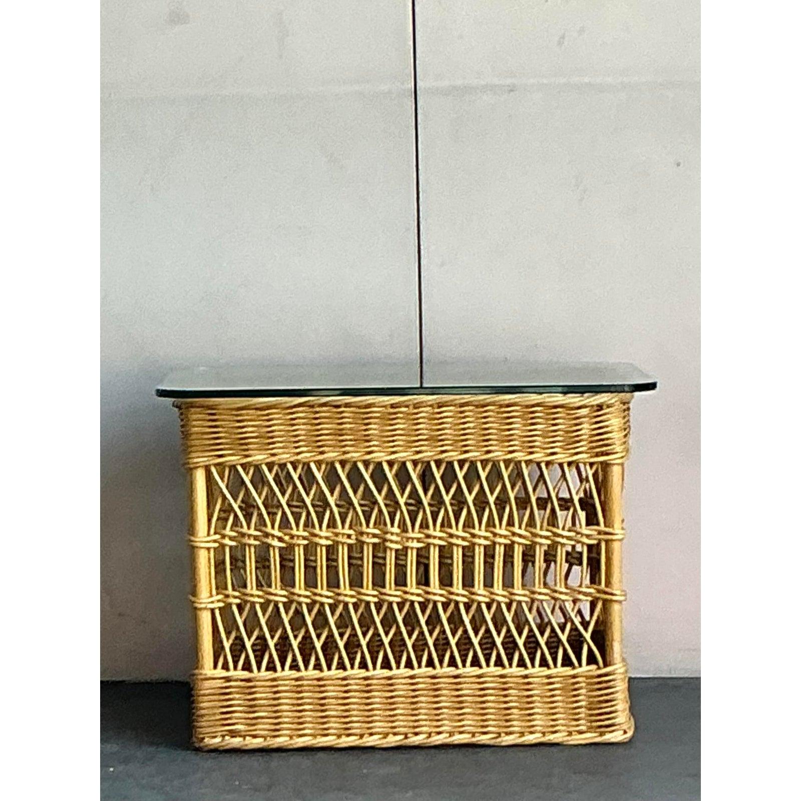 Ère spatiale Table d'appoint en rotin vintage Boho Trellis en vente