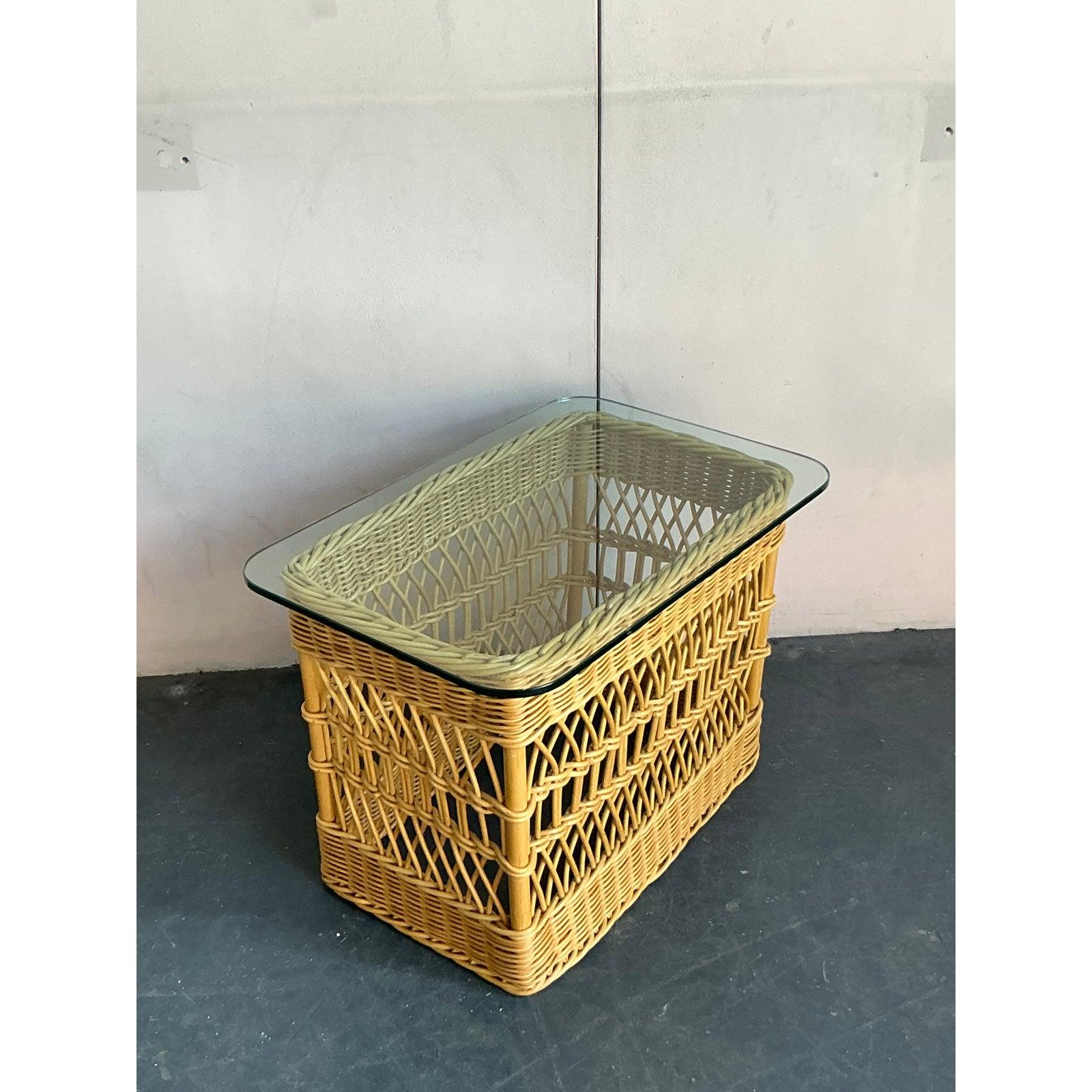 Table d'appoint en rotin vintage Boho Trellis Bon état - En vente à West Palm Beach, FL