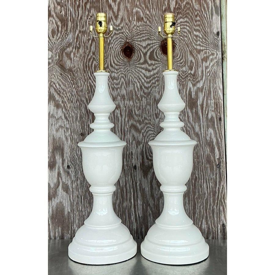 Américain Paire de lampes vintage en céramique tournée Boho en vente