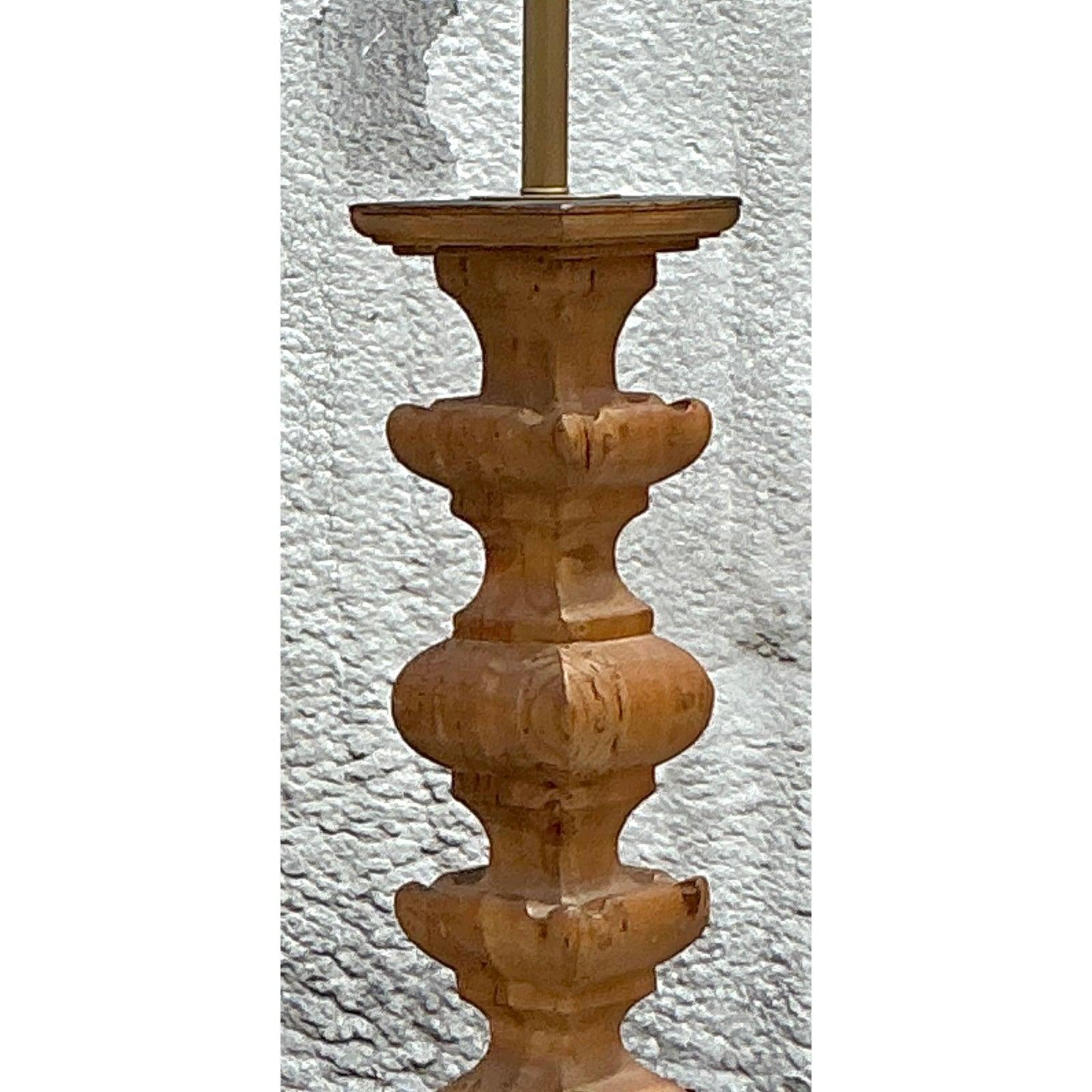 20ième siècle Lampadaire Boho tourné en pin noueux vintage en vente