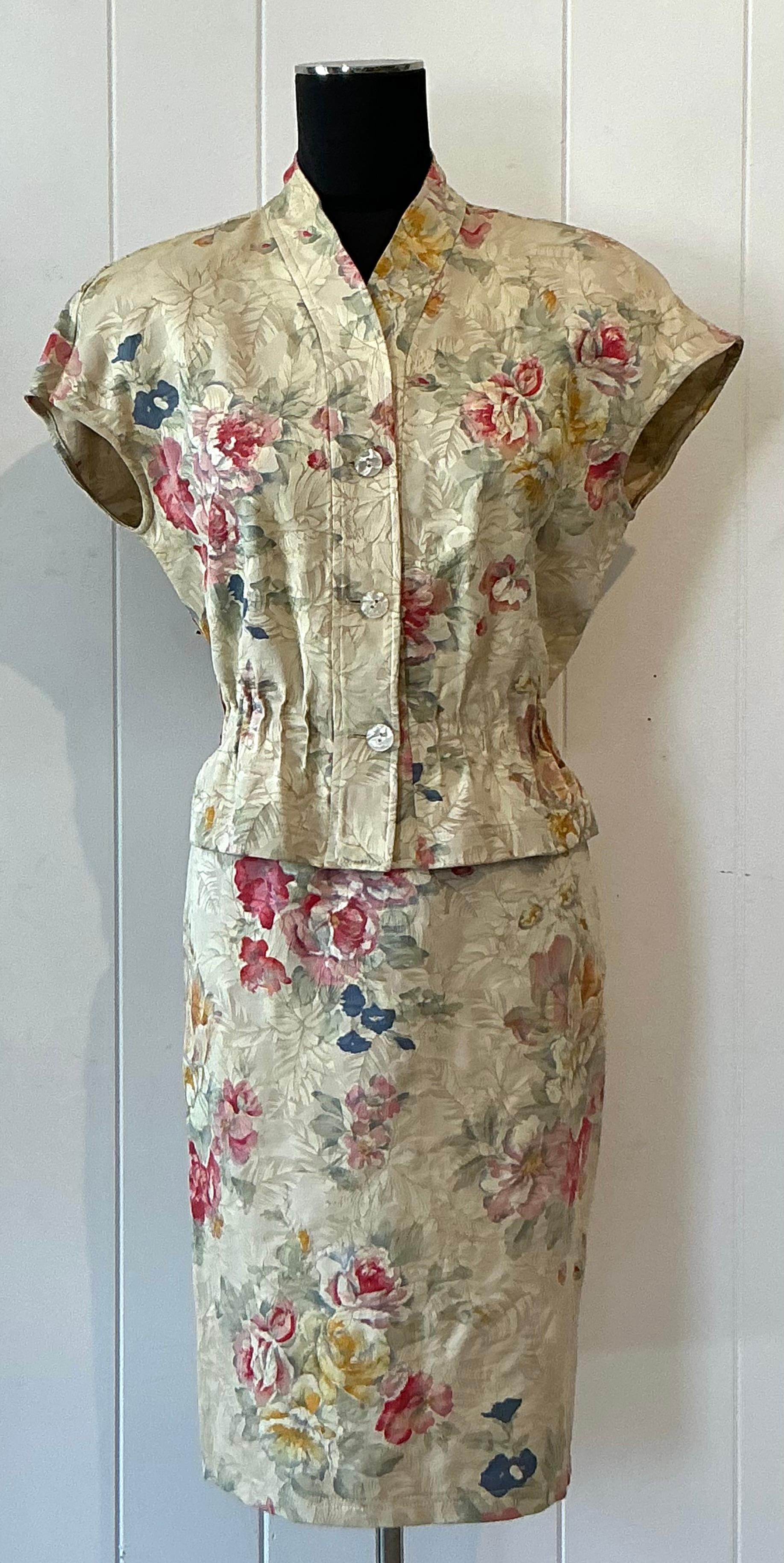 Vintage Boho Ungaro Beige Floral Set In Good Condition For Sale In West Palm Beach, FL