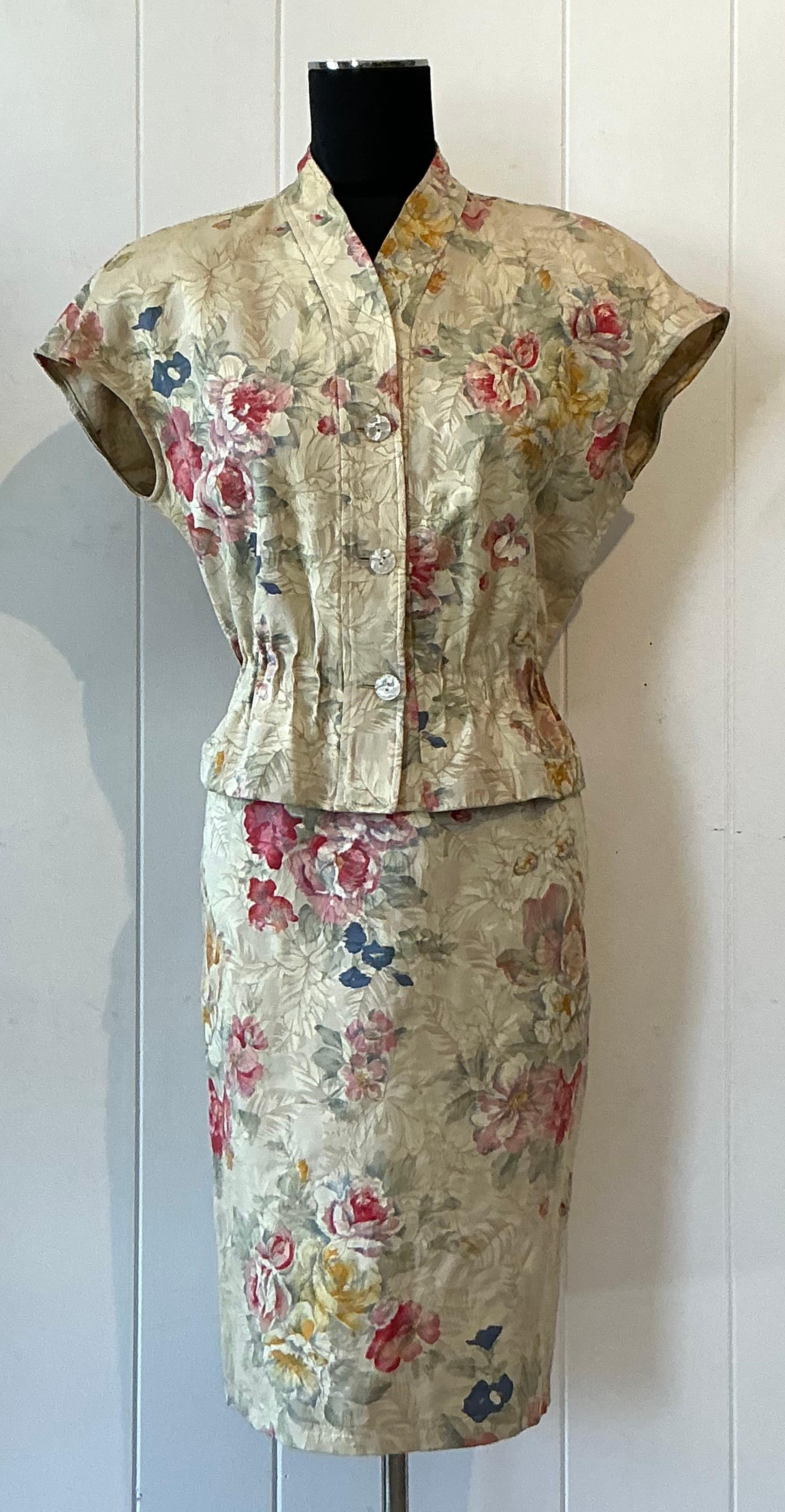Vintage Boho Ungaro Beige Floral Set For Sale 3