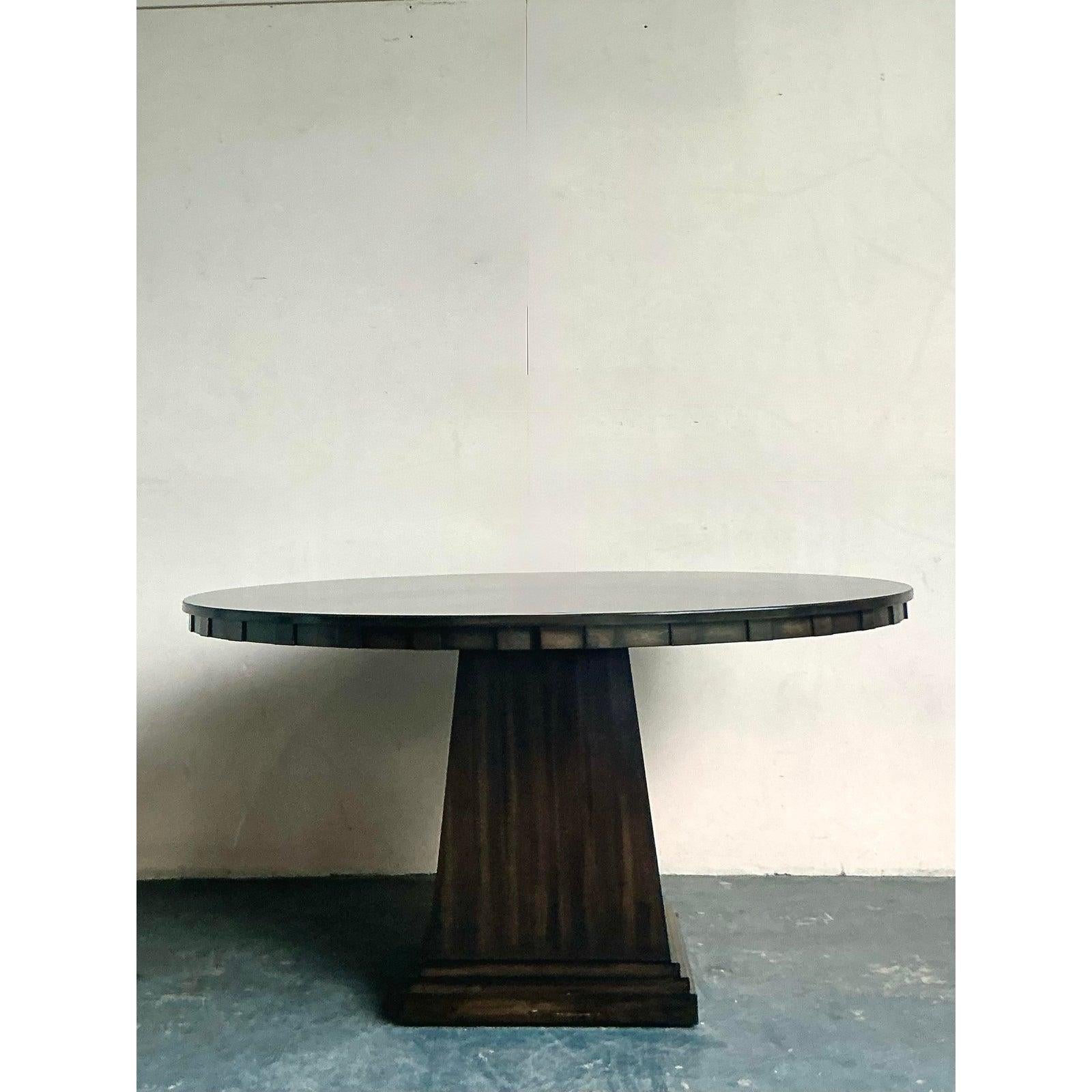 Table de salle à manger à piédestal vintage Boho Vangaurd Bon état - En vente à West Palm Beach, FL