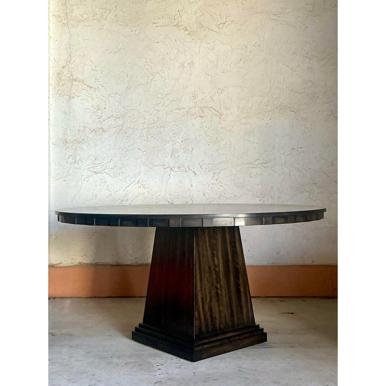20ième siècle Table de salle à manger à piédestal vintage Boho Vangaurd en vente