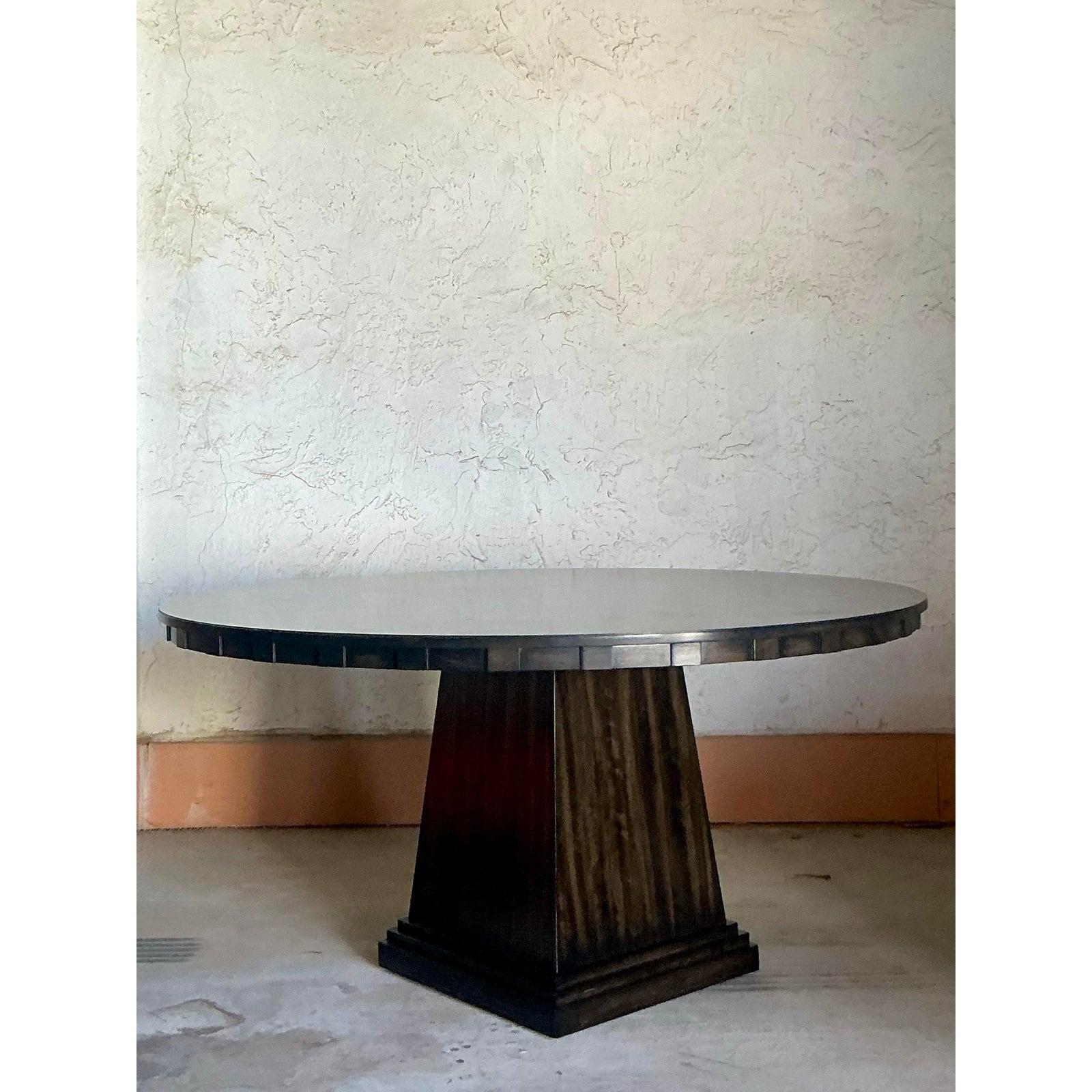 Table de salle à manger à piédestal vintage Boho Vangaurd en vente 1