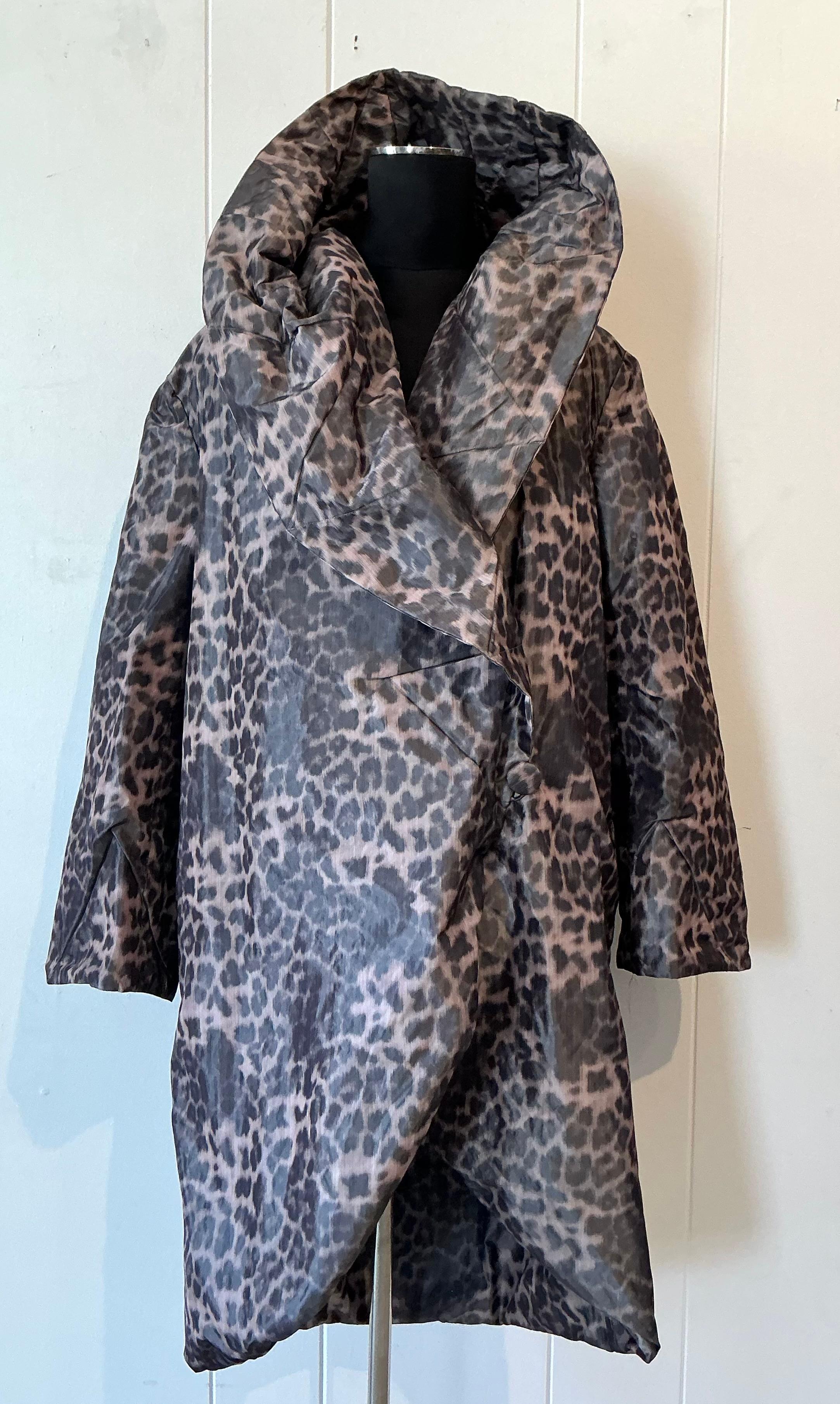 Vintage Boho Vicky Teil Abrigo con capucha y estampado de leopardo en venta 1