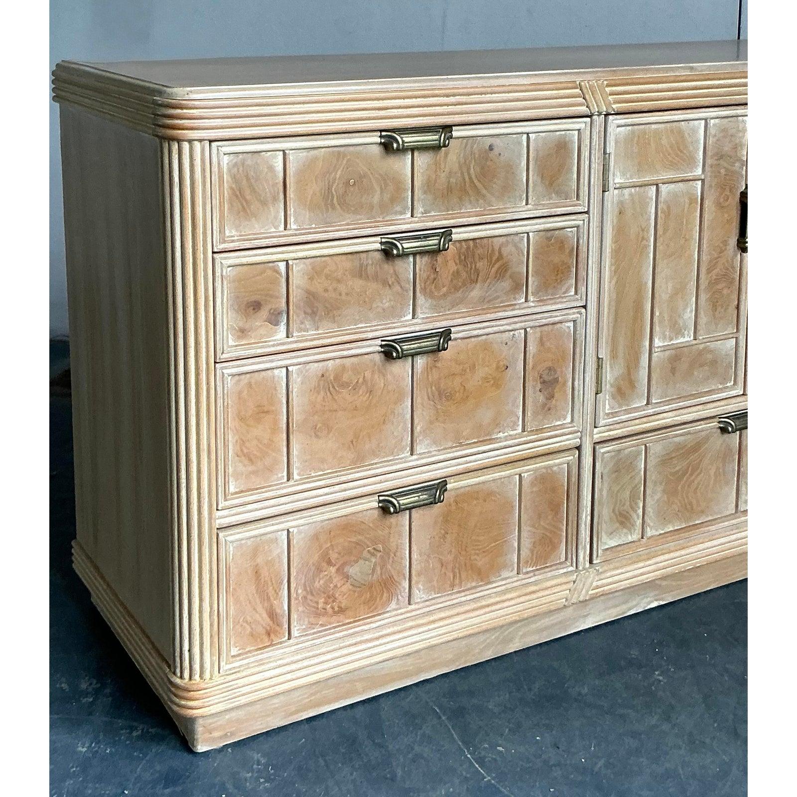 Vintage Boho Gewaschene Wurzelholz Kommode (amerikanisch) im Angebot