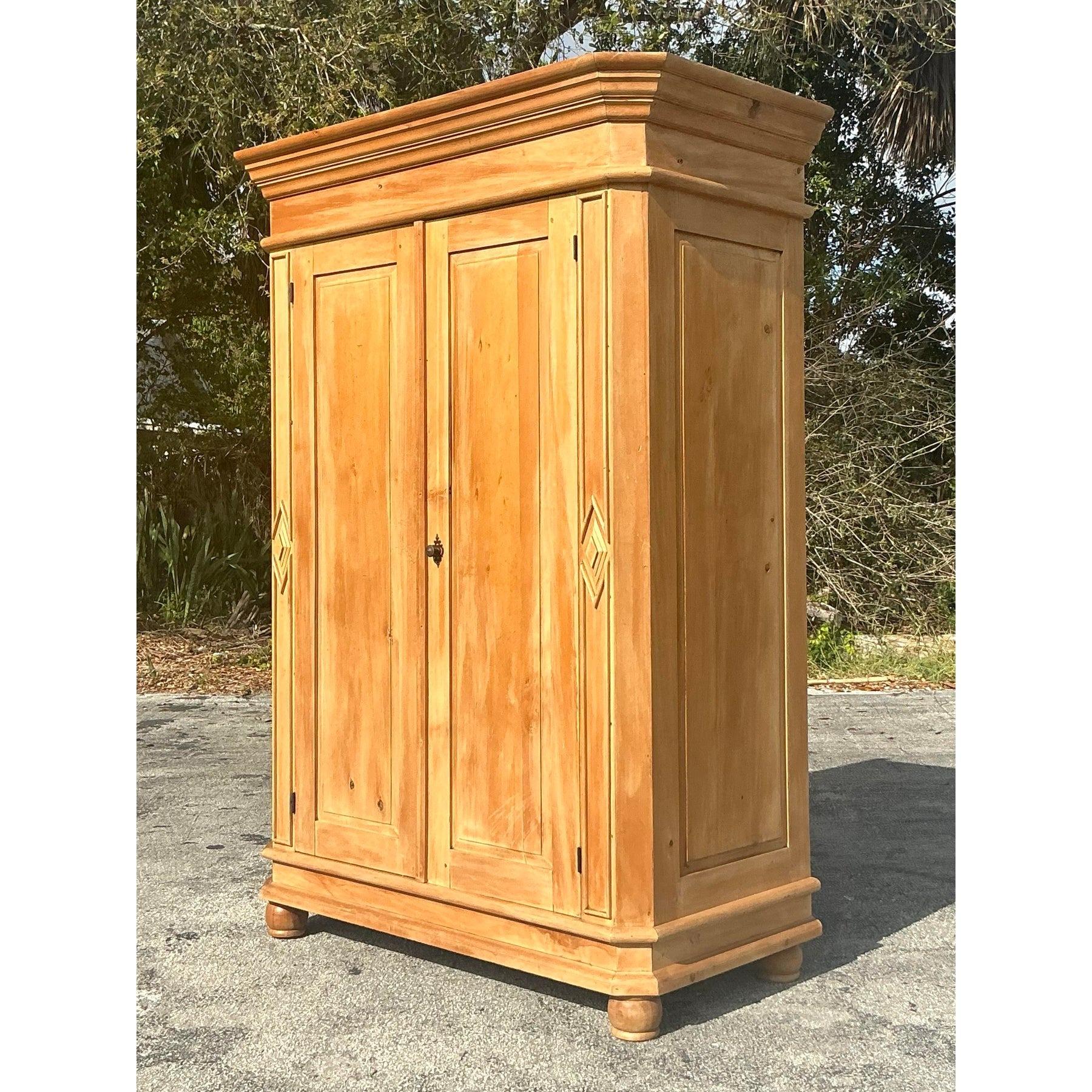 Americano Armoire in pino lavato Vintage By in vendita