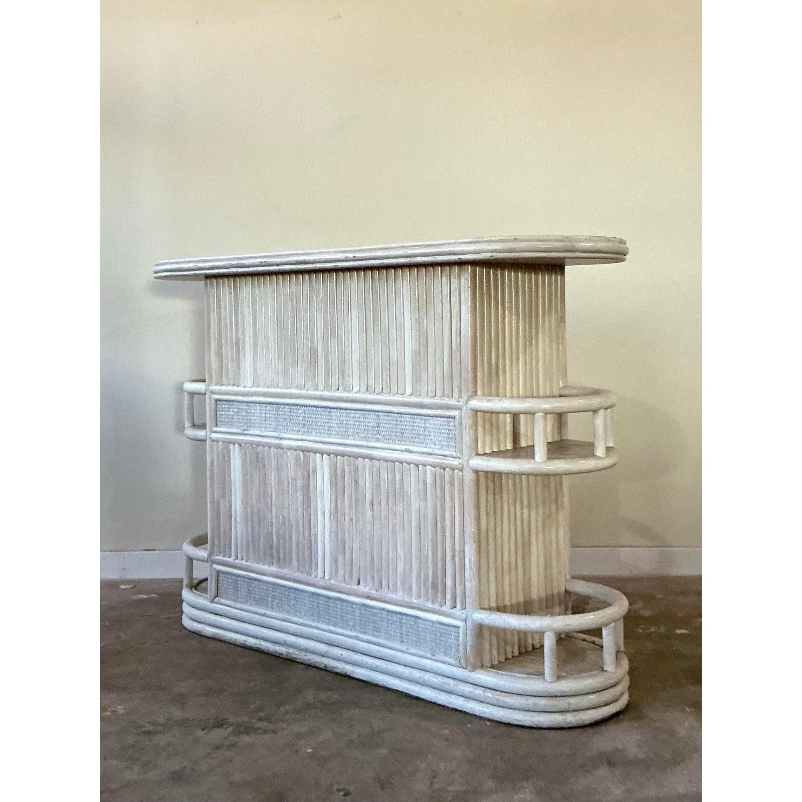 Barra Seca Vintage Boho de Ratán Lavado siglo XX en venta