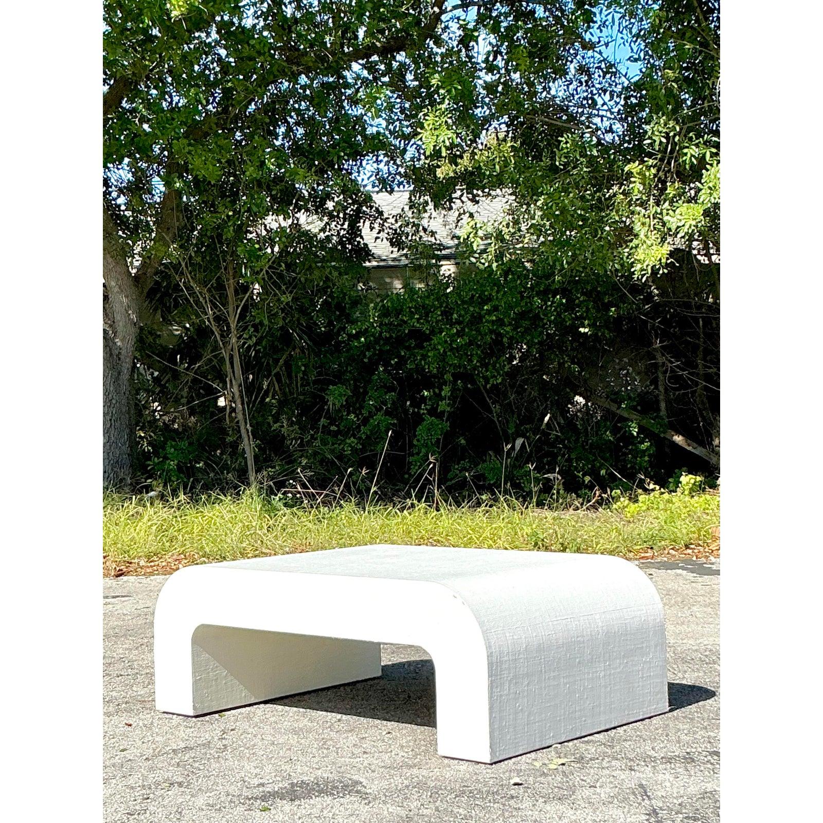 Mid-Century Modern Table basse vintage Boho en toile d'herbe avec cascade en vente