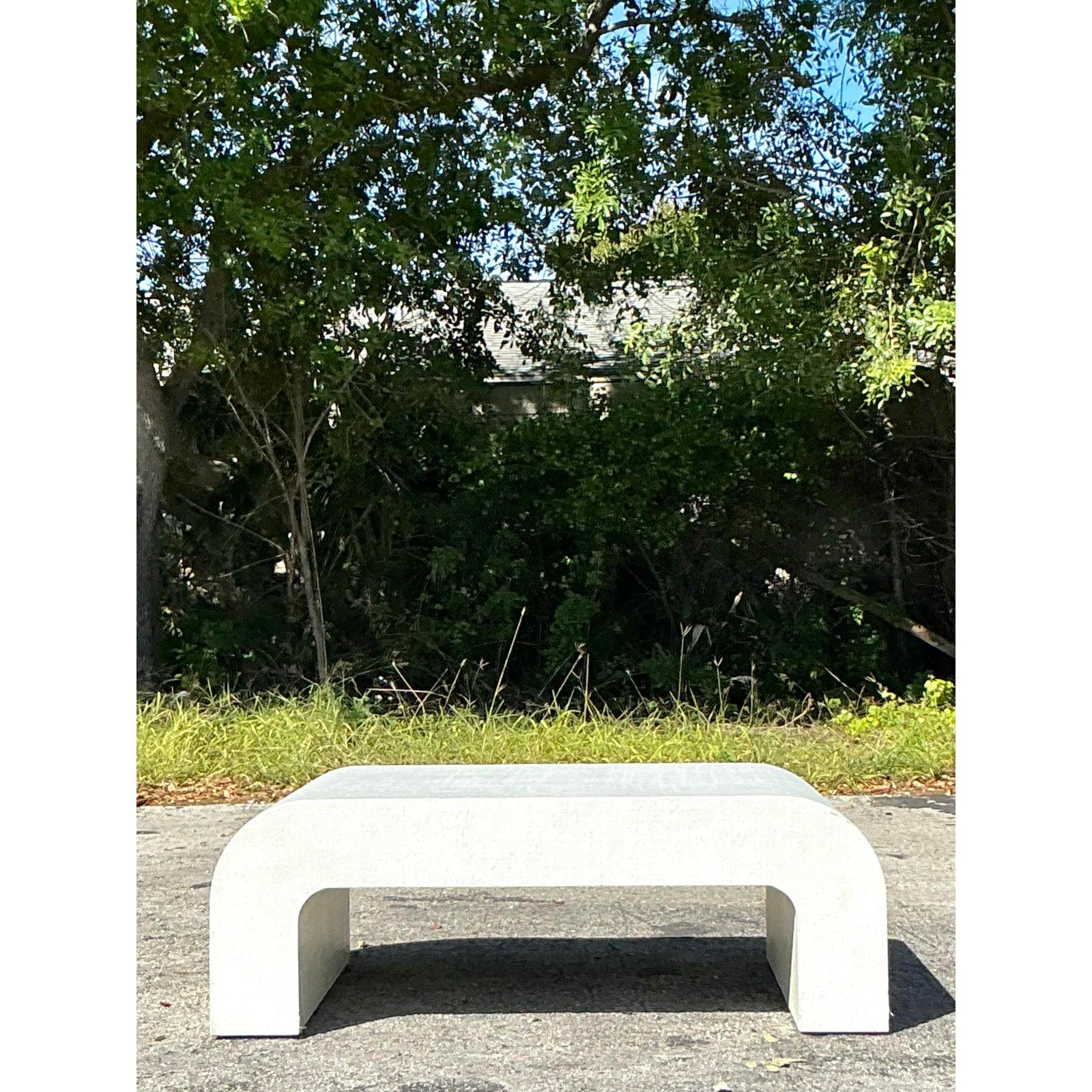 Table basse vintage Boho en toile d'herbe avec cascade Bon état - En vente à west palm beach, FL