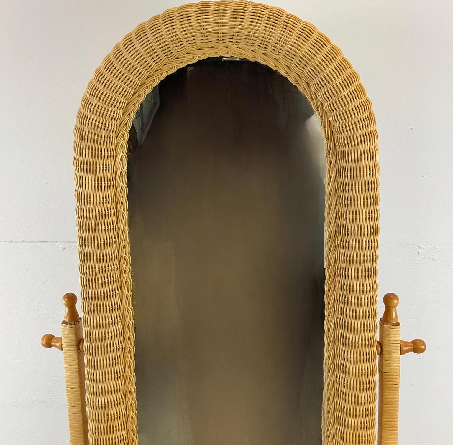 Bohémien Specchio da terra in vimini vintage Boho in vendita