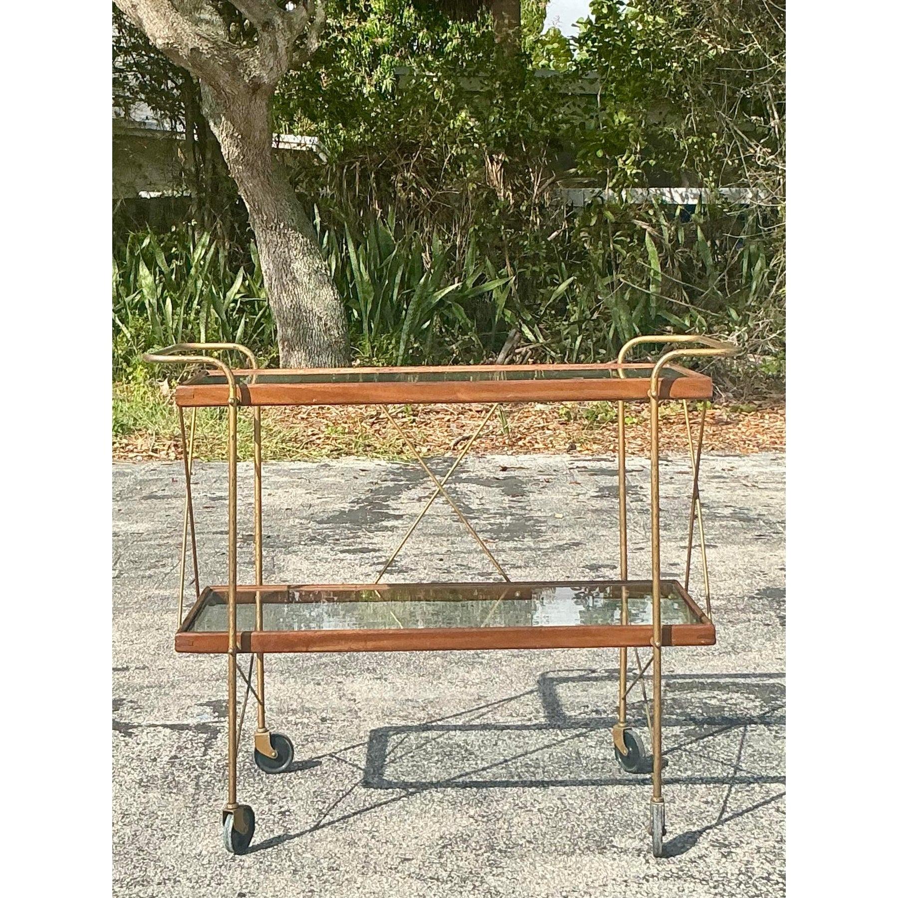 Barcart Vintage Boho en verre avec cadre en bois en vente 2