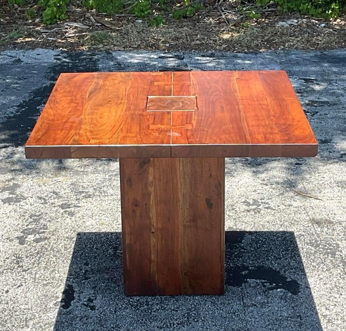 Américain Table de jeu bohème vintage en planches de bois en vente
