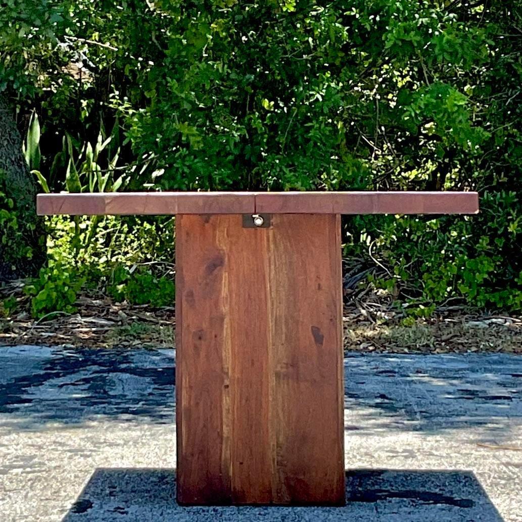 Table de jeu bohème vintage en planches de bois Bon état - En vente à west palm beach, FL