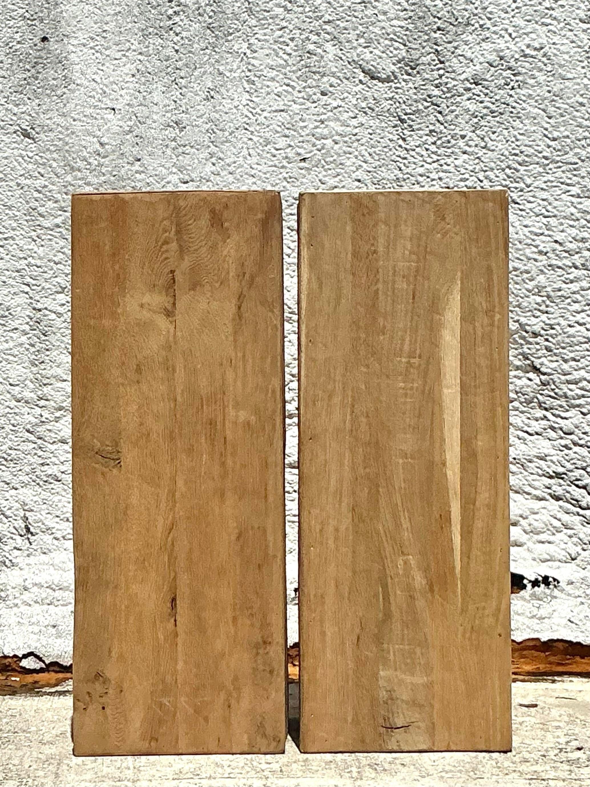 Vintage Boho Wood Plank Pedestals - ein Paar im Angebot 1
