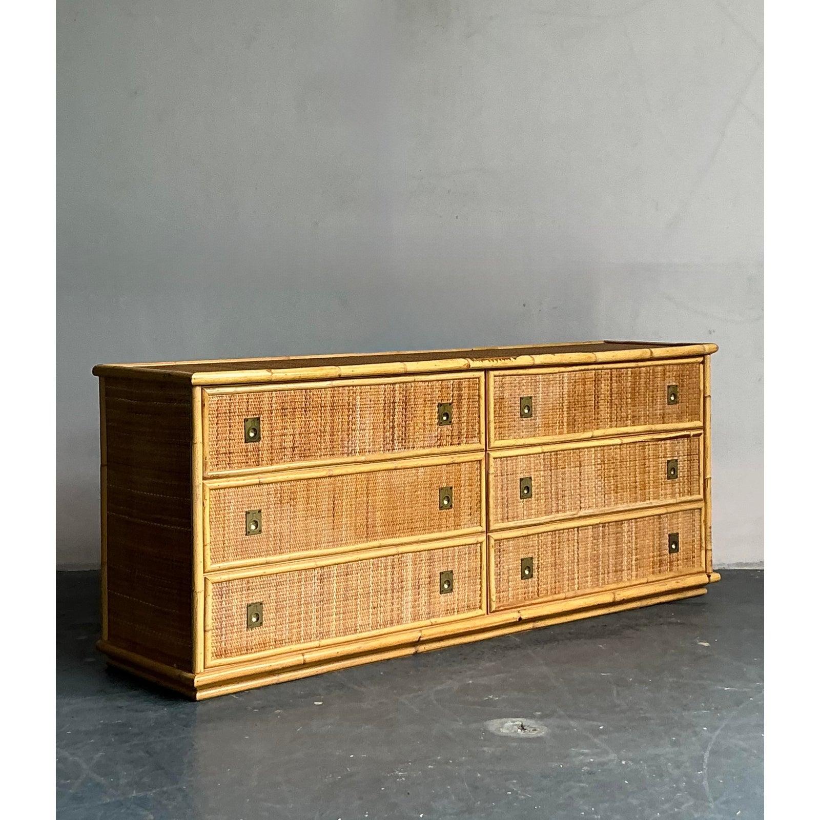 20ième siècle Vintage Boho Woven Rattan Campaign Dresser After Dal Vera en vente