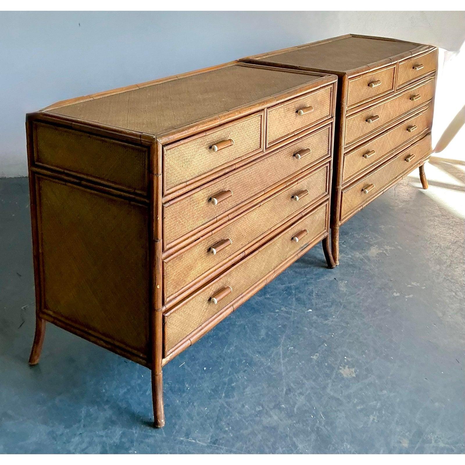 Hollywood Regency Cassettiera in rattan intrecciato Vintage By in vendita