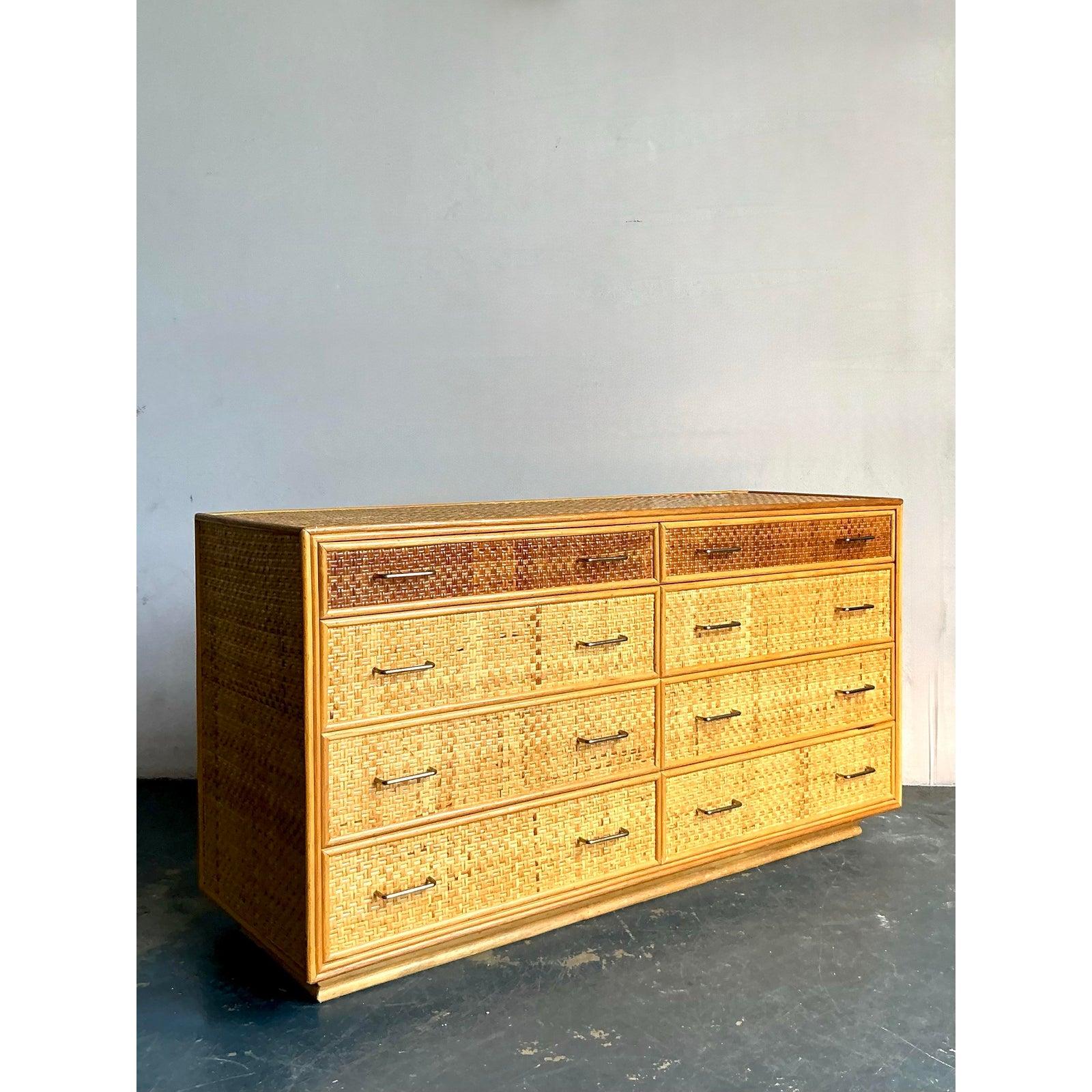 Mid-Century moderno Cassettone vintage in rattan intrecciato Boho in vendita