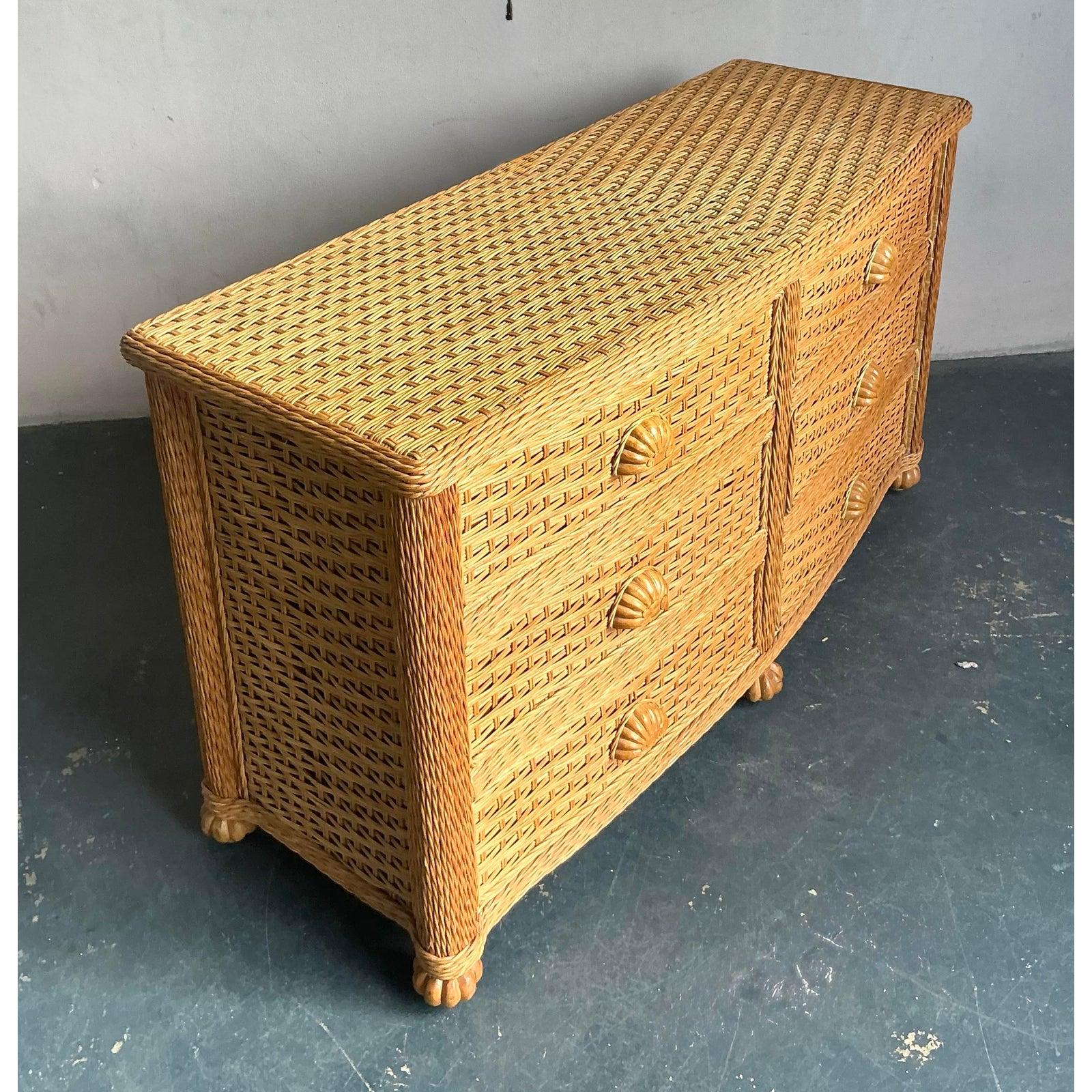 Mid-Century moderno Cassettone vintage in rattan intrecciato Boho in vendita