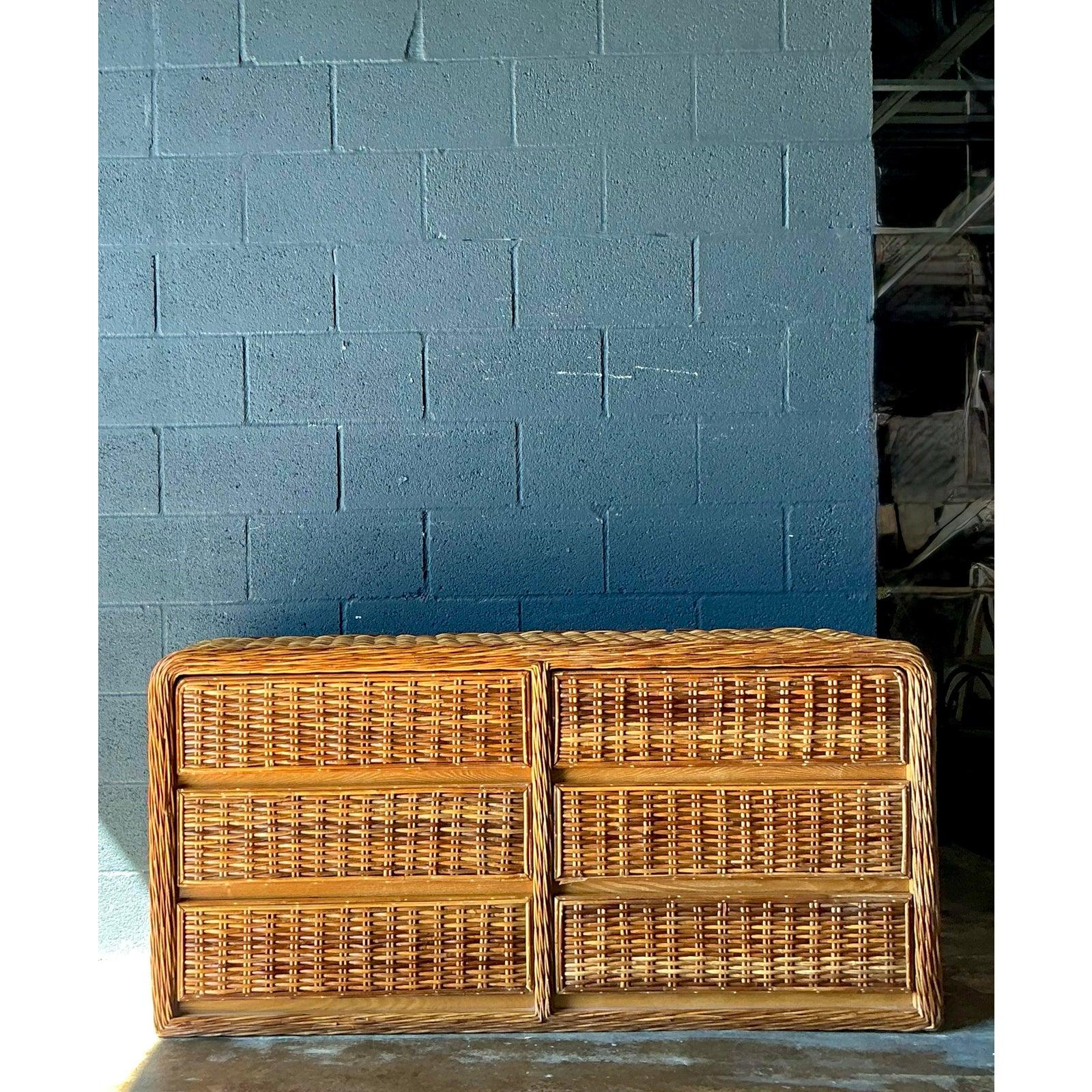 Minimaliste Commode vintage en rotin tressé Boho en vente