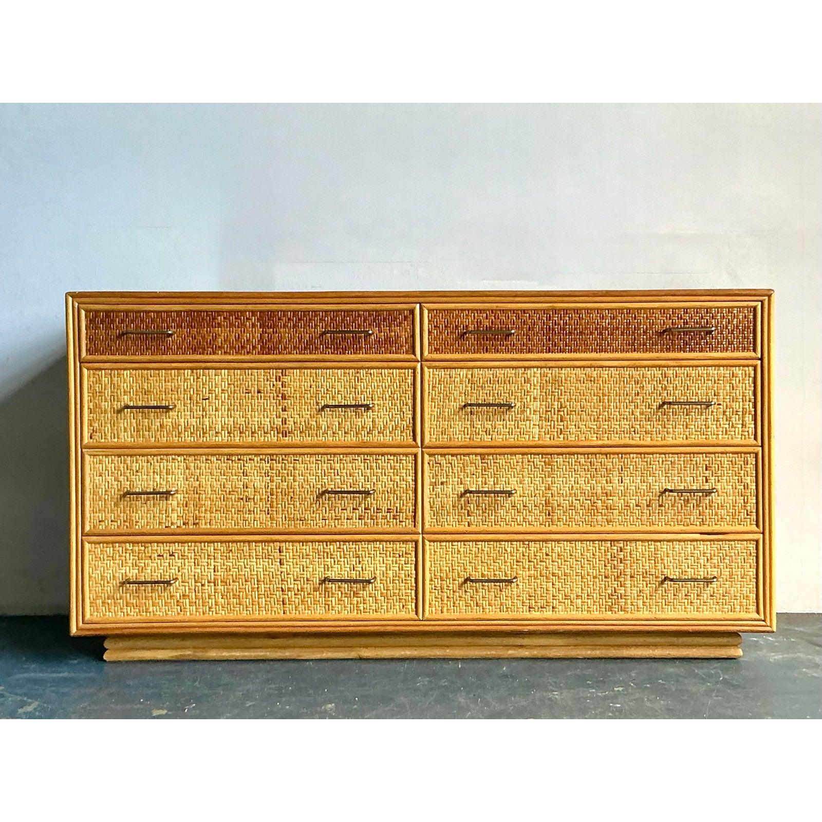 Filippino Cassettone vintage in rattan intrecciato Boho in vendita