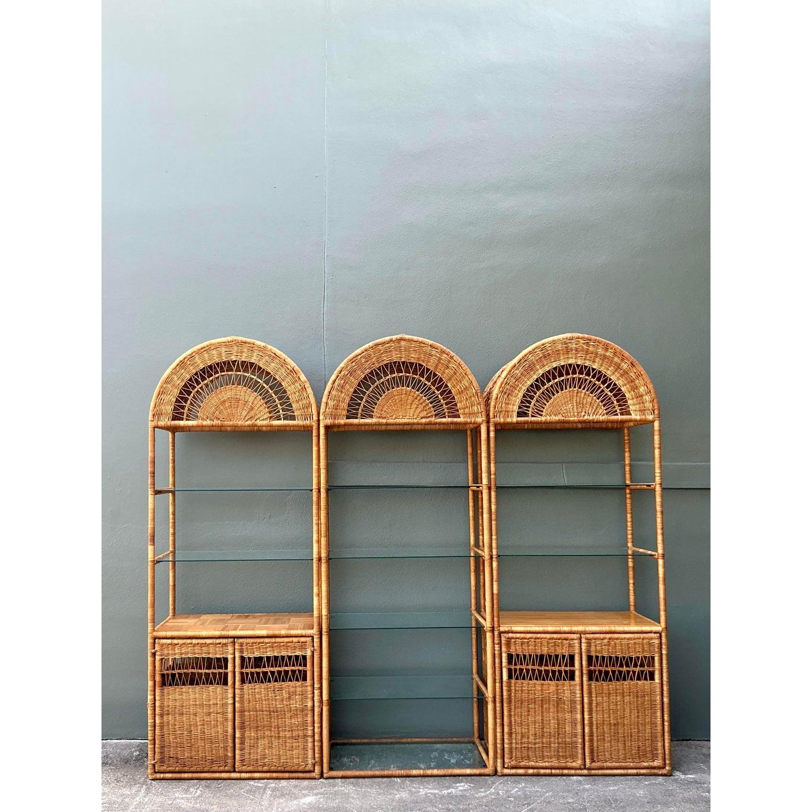 Estantería Vintage Boho de Ratán Tejido - Set de 3 siglo XX en venta