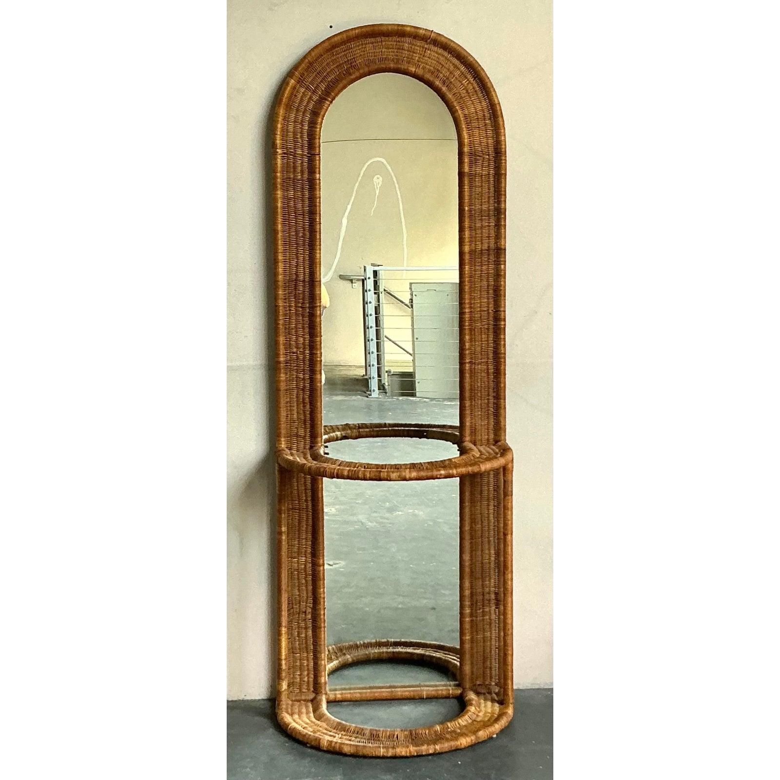 Vintage Boho gewebt Rattan Halle Spiegel (amerikanisch) im Angebot