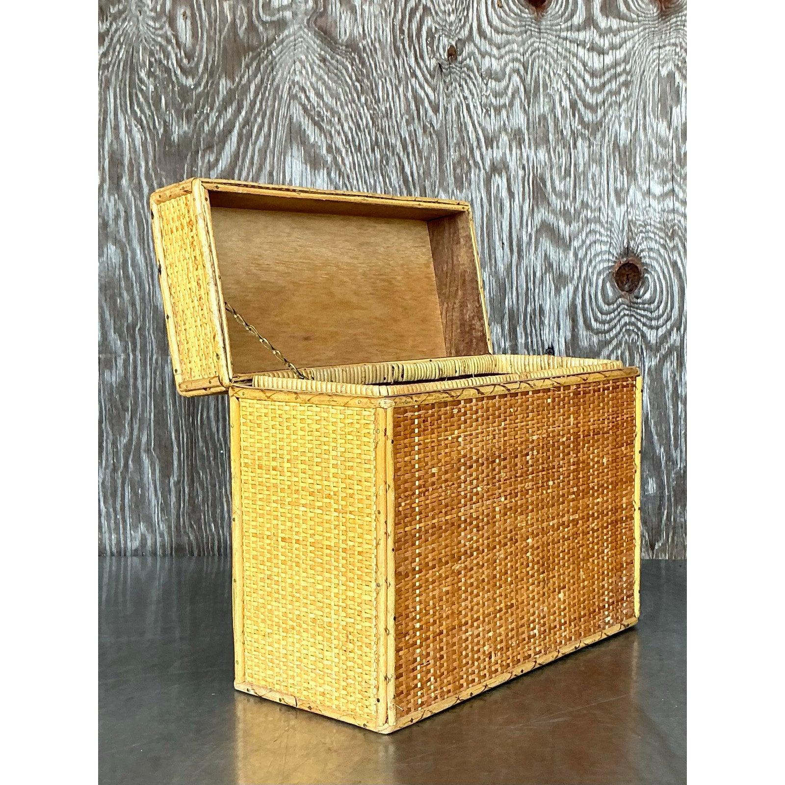 Vintage Boho gewebt Rattan Deckel Box (Philippinisch) im Angebot