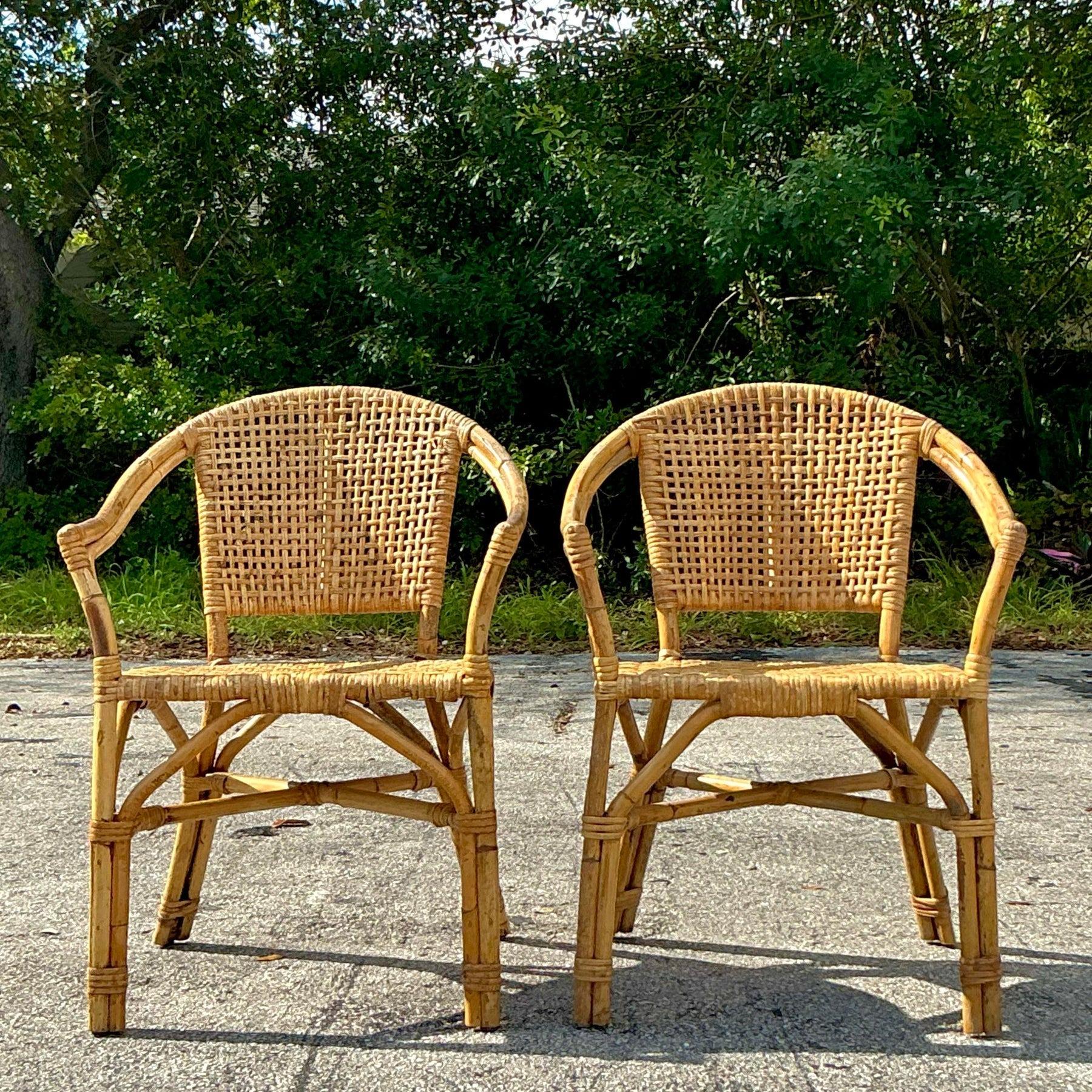 20ième siècle Chaises longues vintage en rotin tressé Boho - une paire en vente