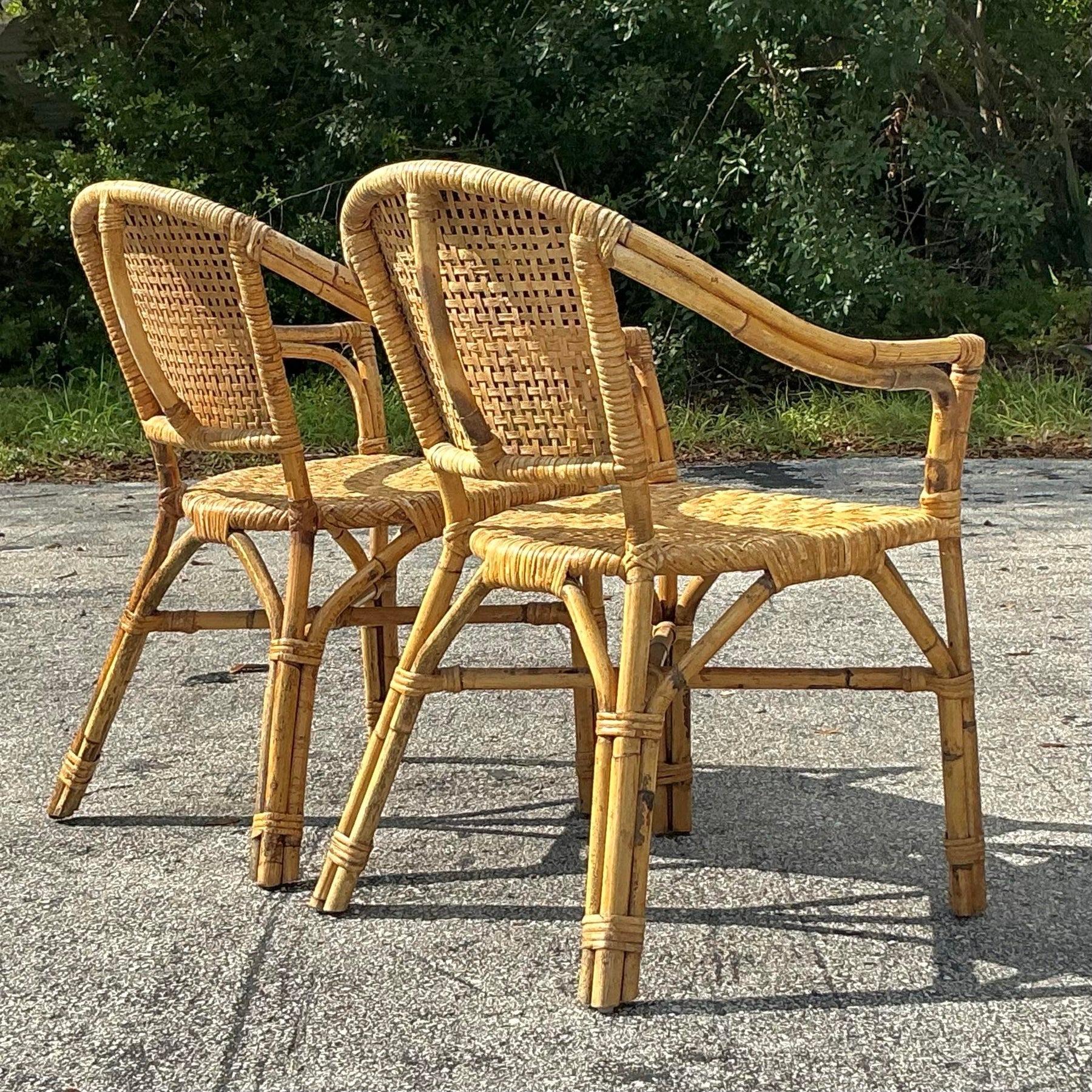 Rotin Chaises longues vintage en rotin tressé Boho - une paire en vente
