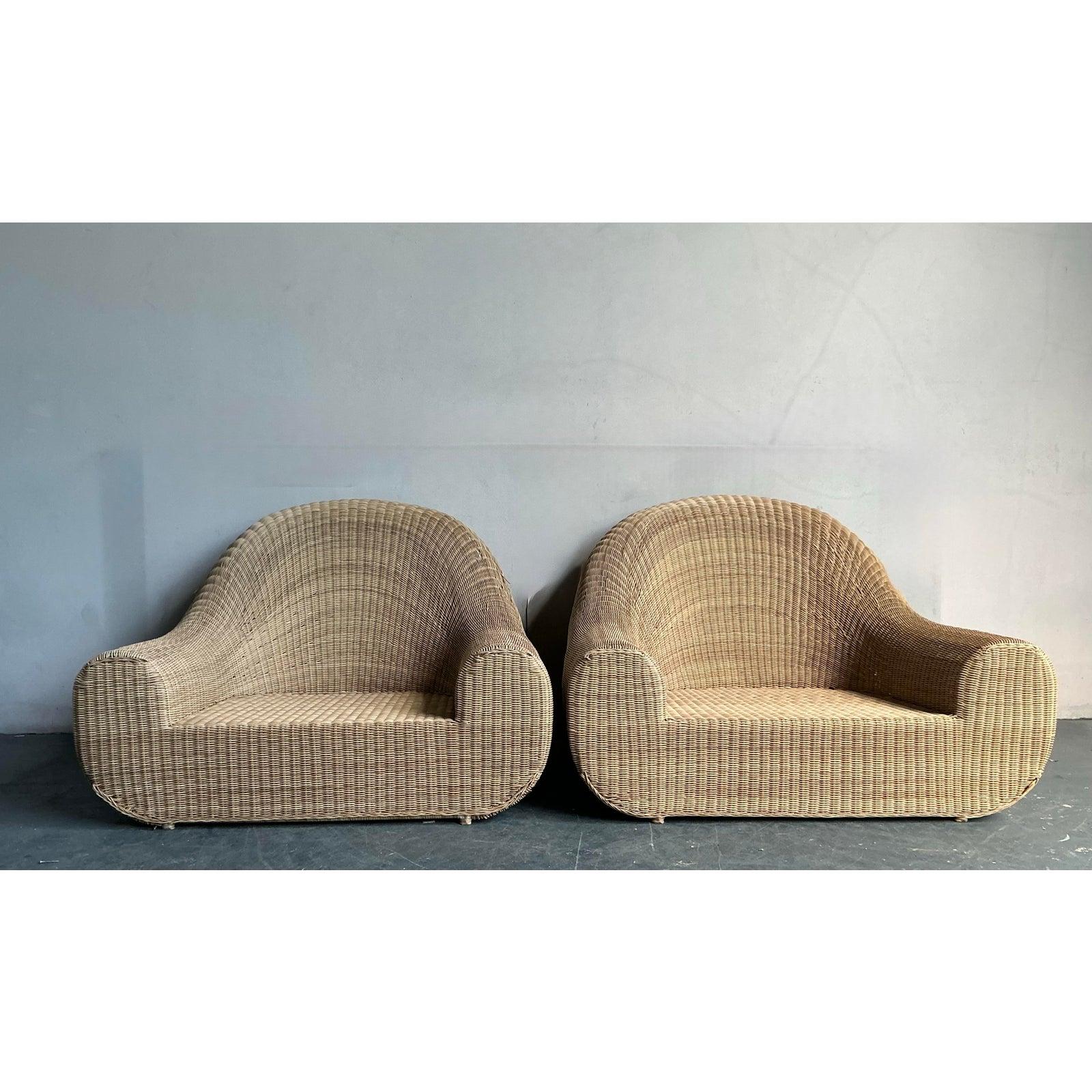Minimaliste Vintage Boho Woven Rattan Lounge Chairs After Michael Taylor - A Pair en vente