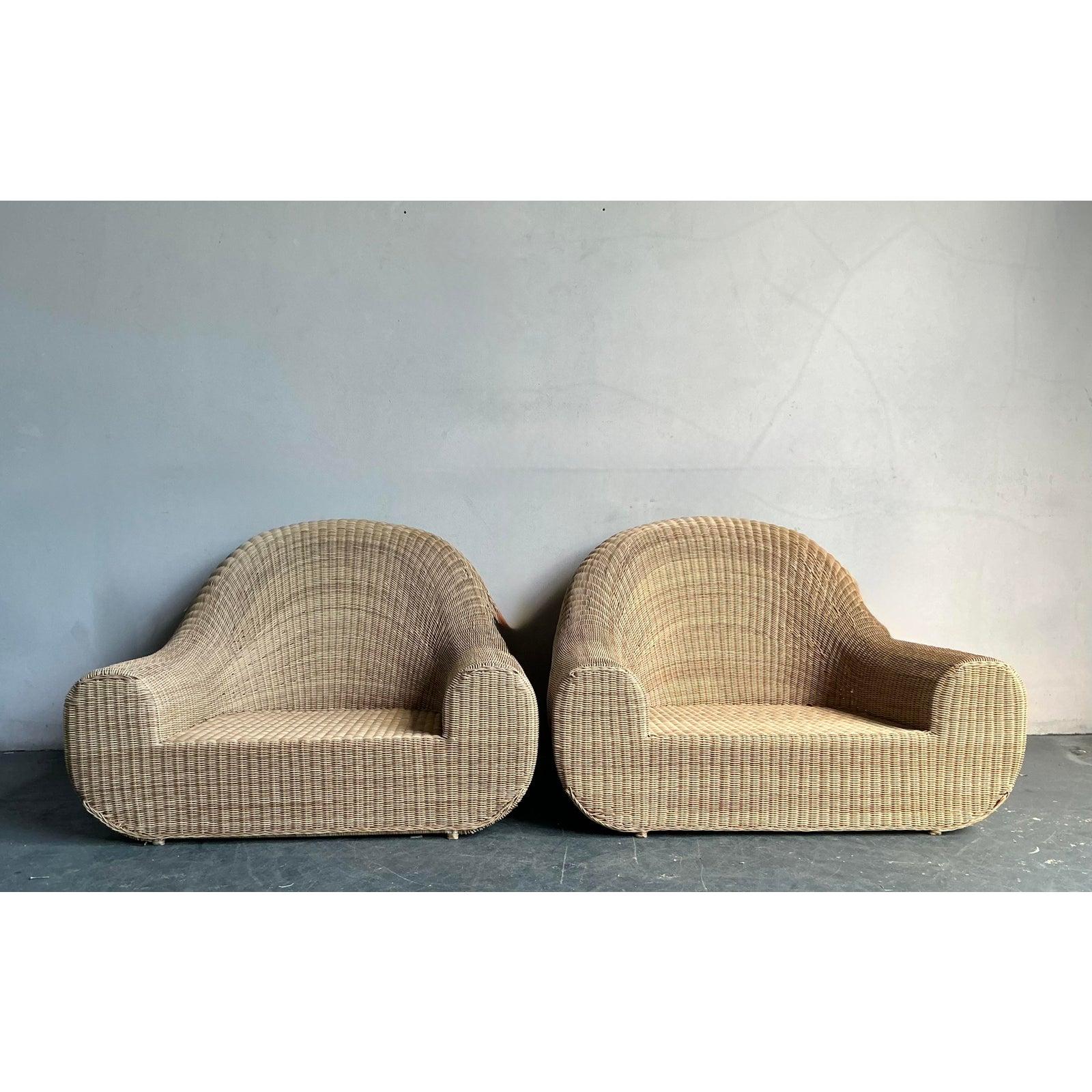 20ième siècle Vintage Boho Woven Rattan Lounge Chairs After Michael Taylor - A Pair en vente