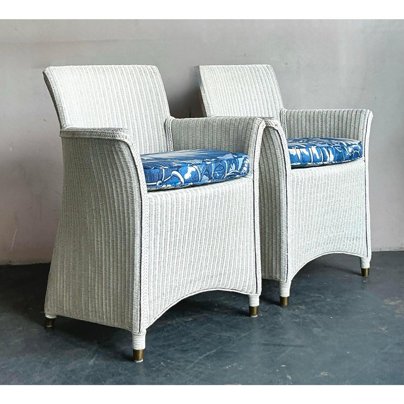 Paire de chaises longues vintage en rotin tressé de style bohème avec fleurs de Meg Braff en vente 2