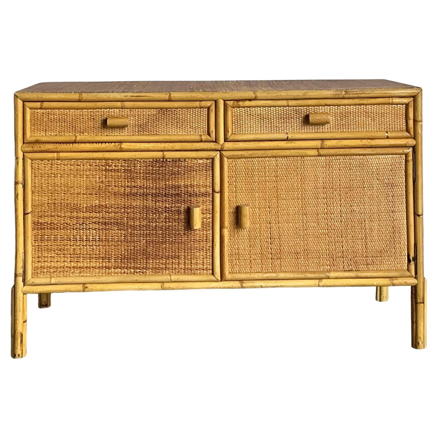 Credenza vintage in rattan intrecciato Boho