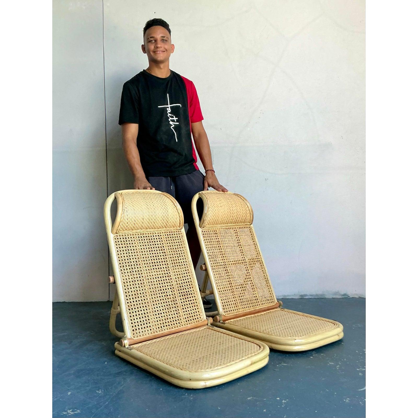 Rustico Lettino da sole in rattan intrecciato vintage Boho - Una coppia in vendita