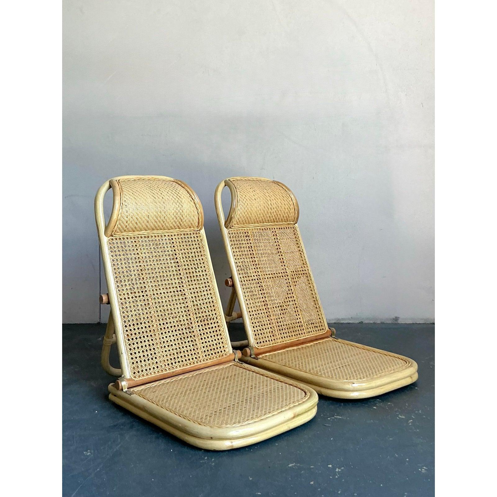 Indonesiano Lettino da sole in rattan intrecciato vintage Boho - Una coppia in vendita