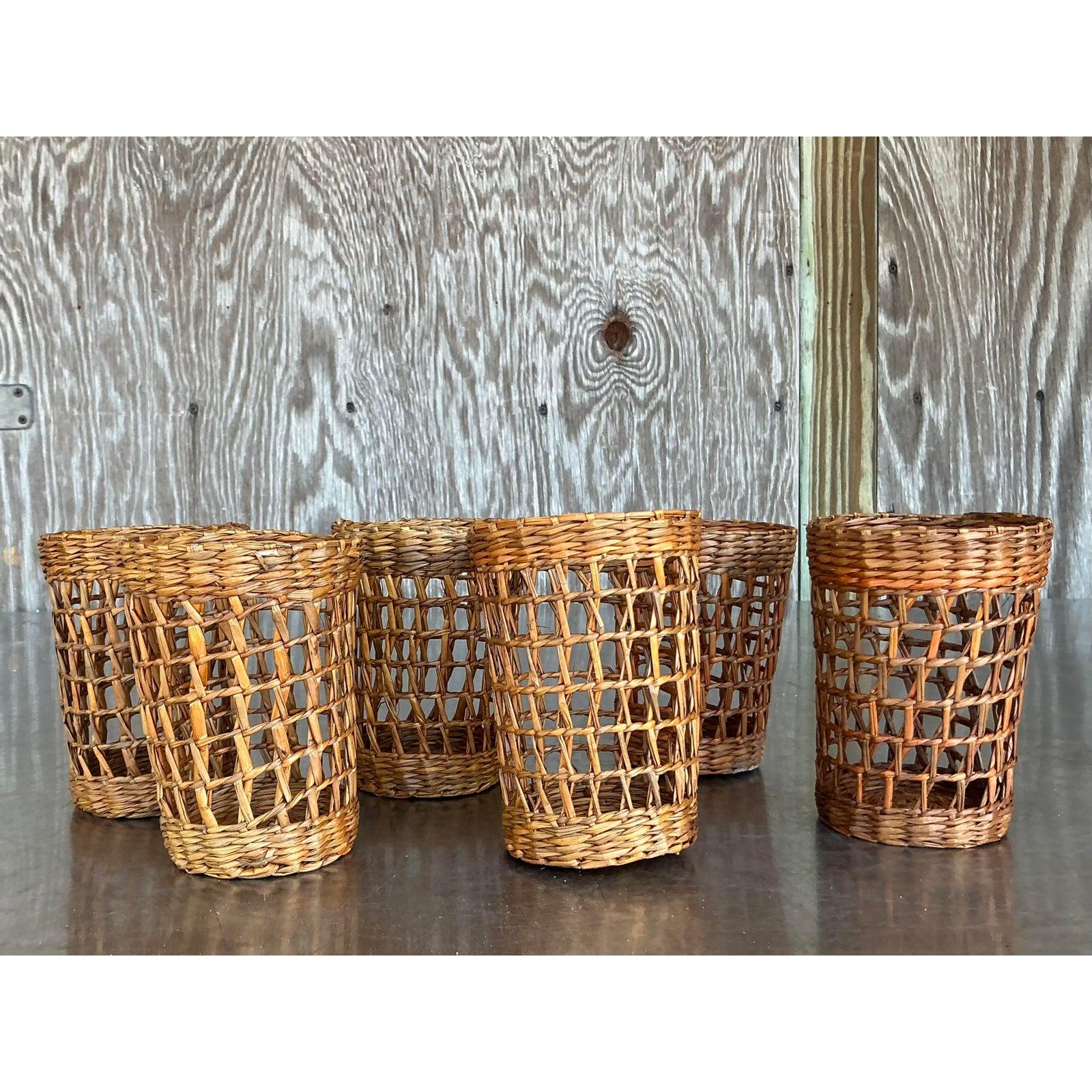 Vintage Boho Gewebtes Rattan-Becher-Glasbecher-Ärmel-Set aus Boho - 6er-Set (20. Jahrhundert) im Angebot