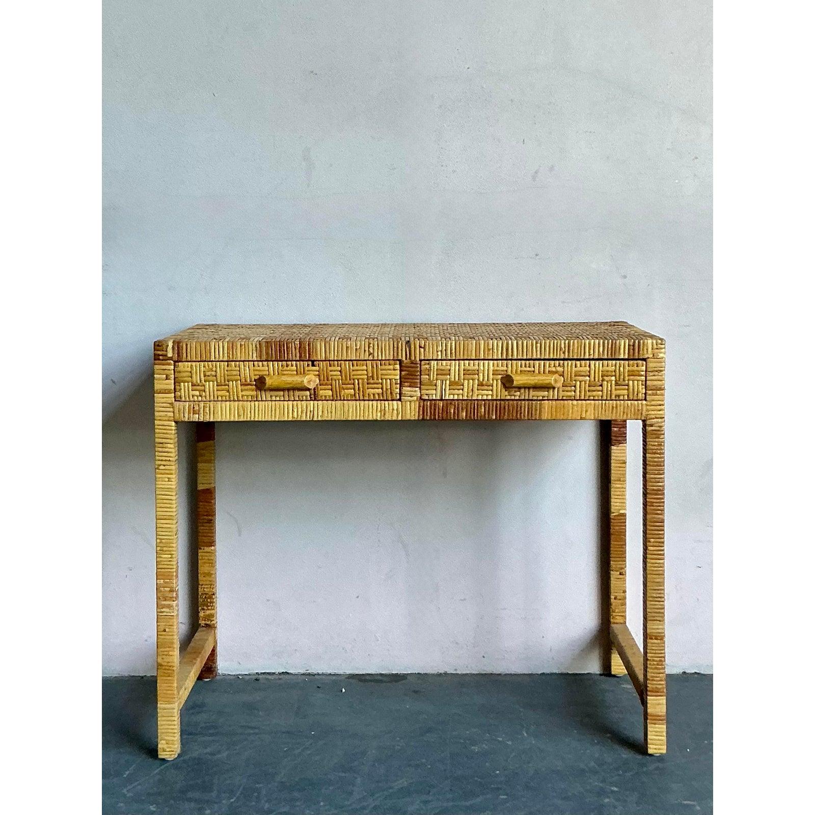 Vintage Boho geflochtene Rattan-Schreibtisch (20. Jahrhundert) im Angebot
