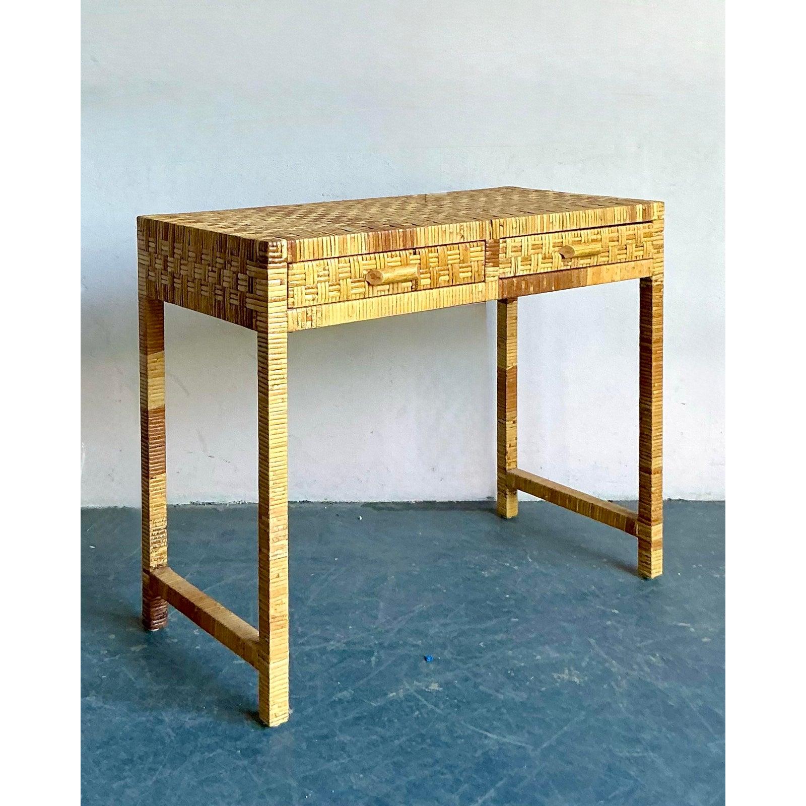 Vintage Boho geflochtene Rattan-Schreibtisch im Angebot 3