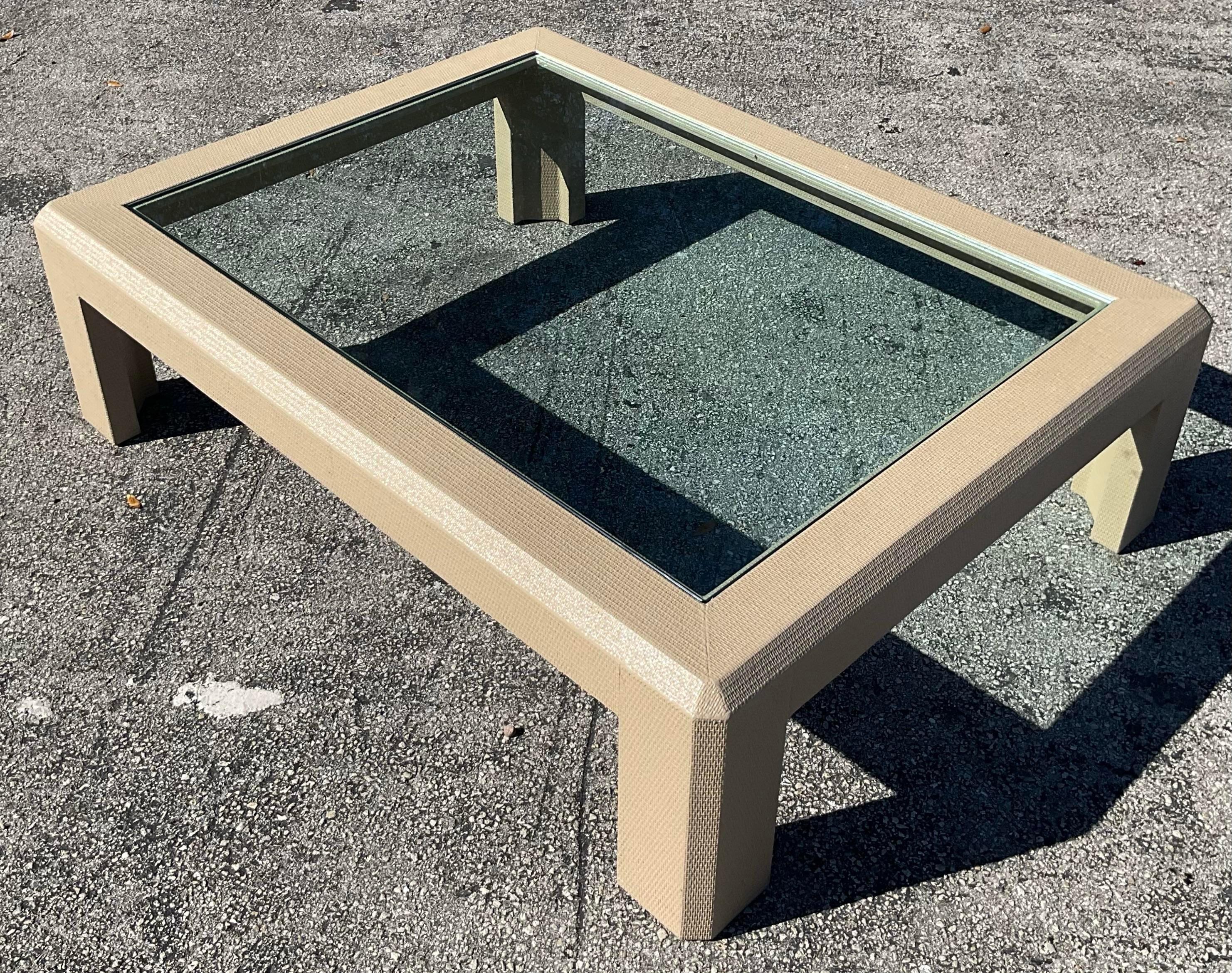 20ième siècle Table basse vintage en toile d'herbe enveloppée Boho en vente