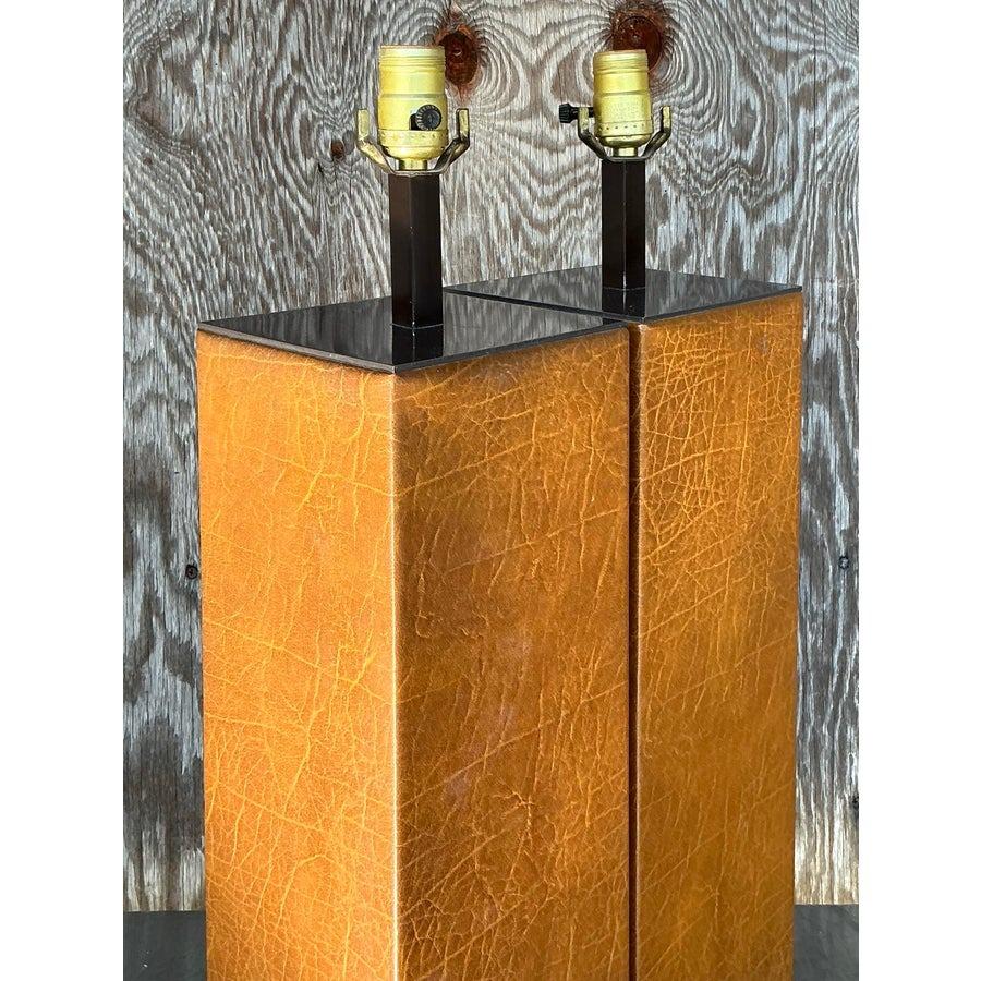 Lampade in pelle avvolte in stile bohémien - una coppia in vendita 1