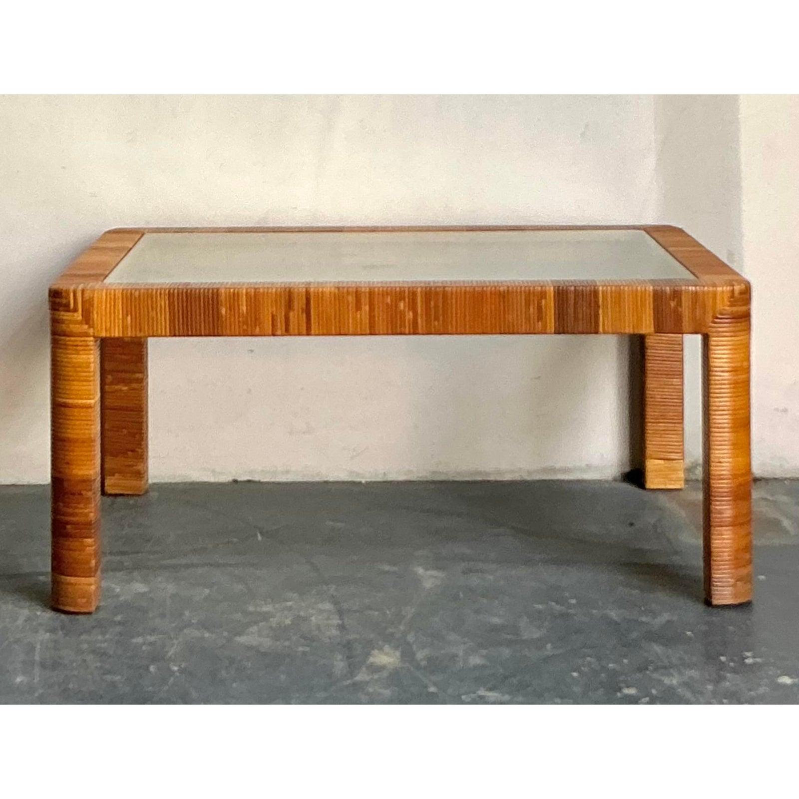 Mesa baja de ratán vintage boho de Bielecky Brothers Ratán en venta