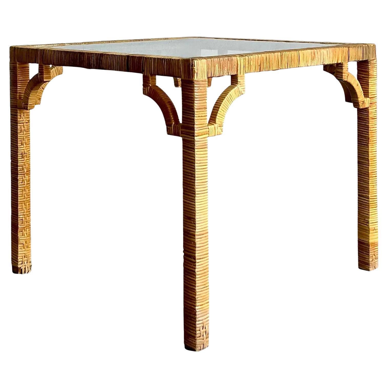 Mesa de juego de ratán vintage boho envuelta en venta