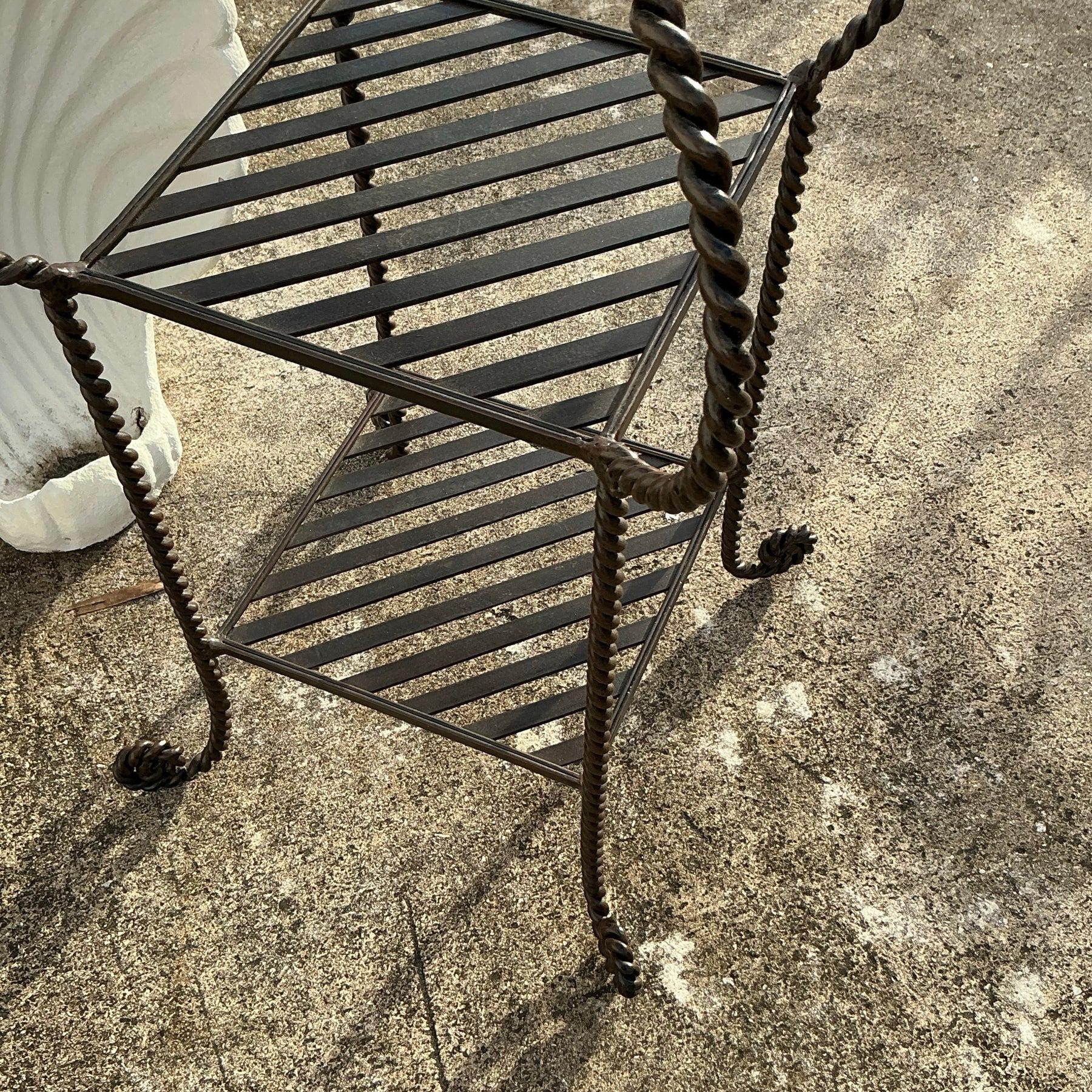 Hollywood Regency Etagere in ferro battuto Vintage By in vendita
