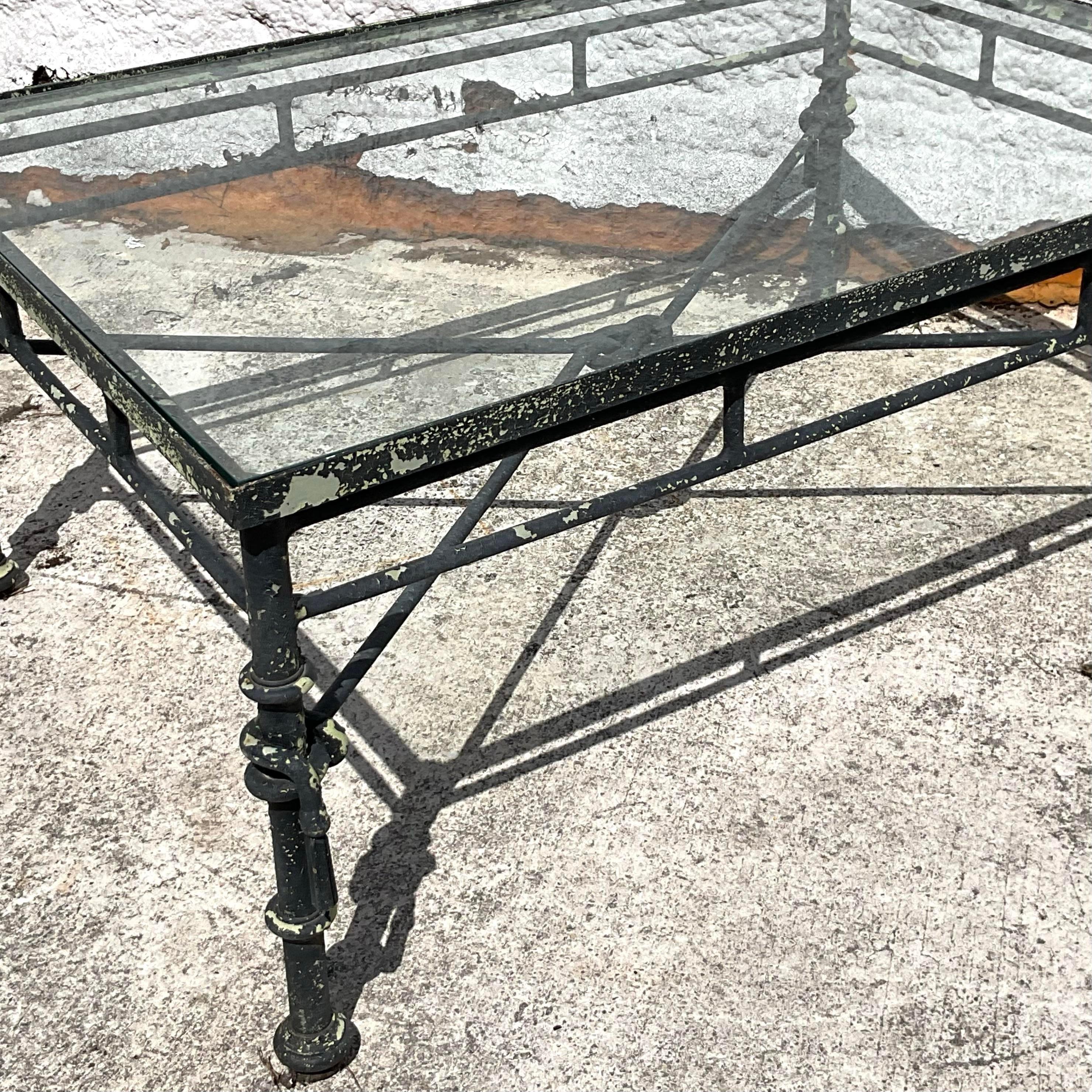 Table basse vintage Boho en fer forgé à nœuds Bon état - En vente à west palm beach, FL
