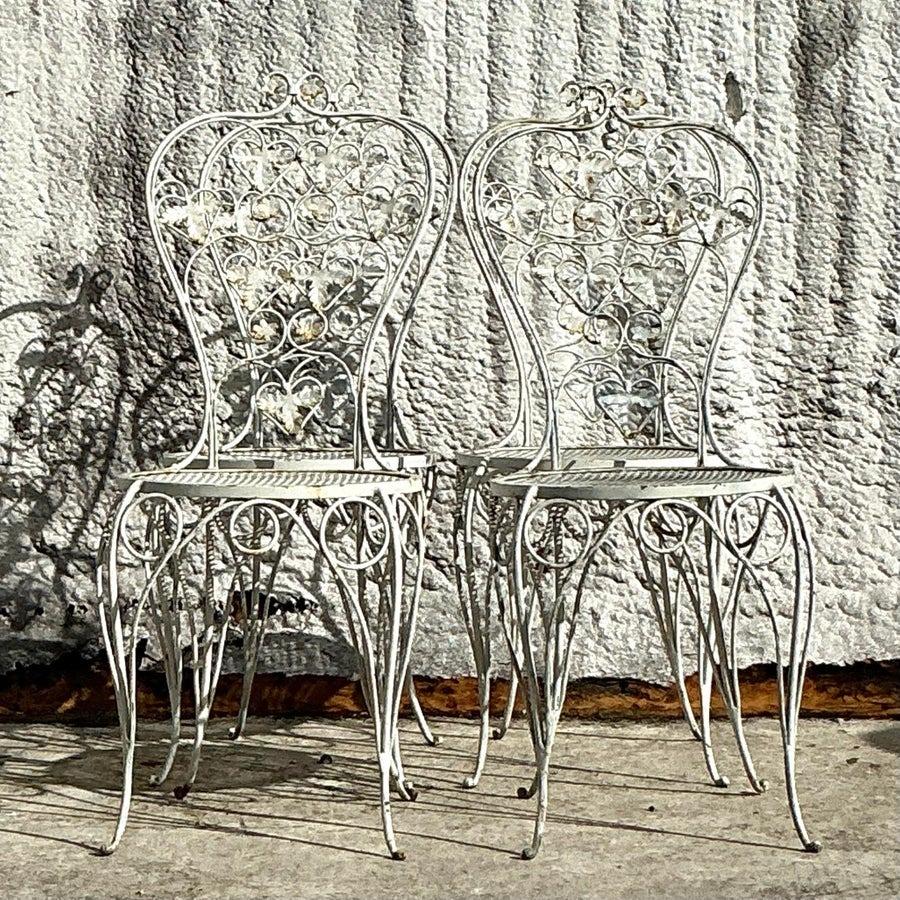 Hollywood Regency Sedie da pranzo Boho in ferro battuto Strawberry Patch - Set di 4 in vendita