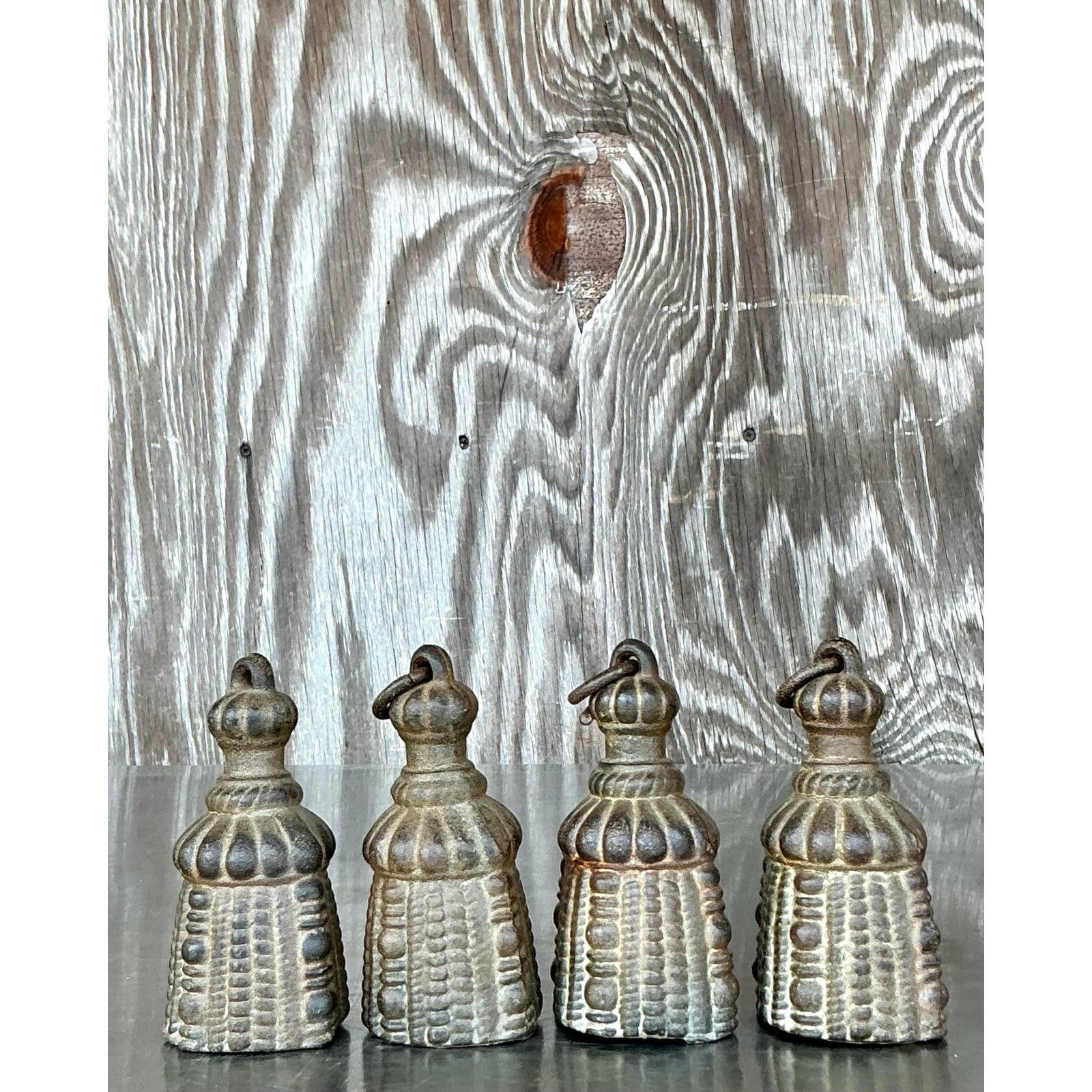 Nappe vintage in ferro battuto - Set di 4 nappe in vendita 4