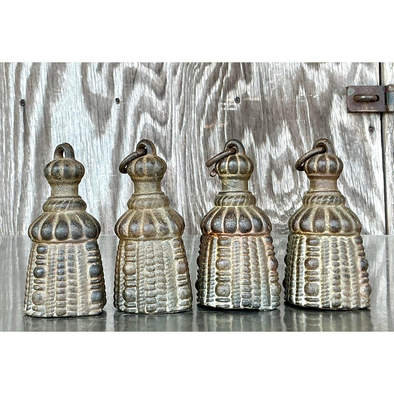Nappe vintage in ferro battuto - Set di 4 nappe in vendita 5