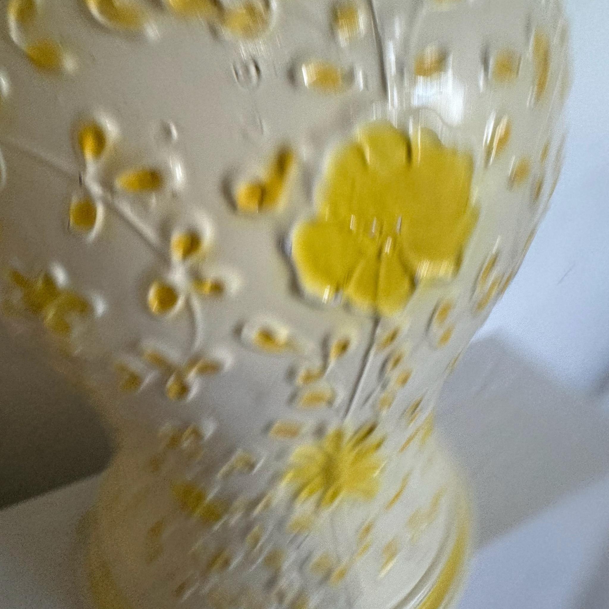 Vintage Boho Yellow Floral Tischlampen - ein Paar (amerikanisch) im Angebot